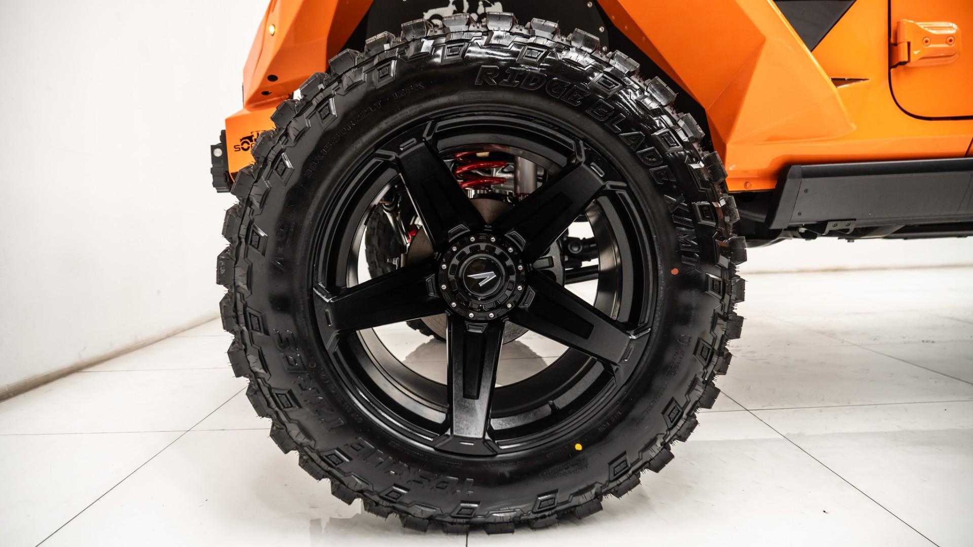 2025 JEEP GLADIATOR in Orange, photo 27 of 58