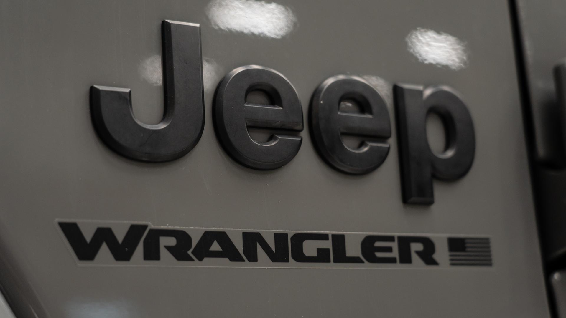 2023 JEEP WRANGLER in Gray, photo 27 of 58