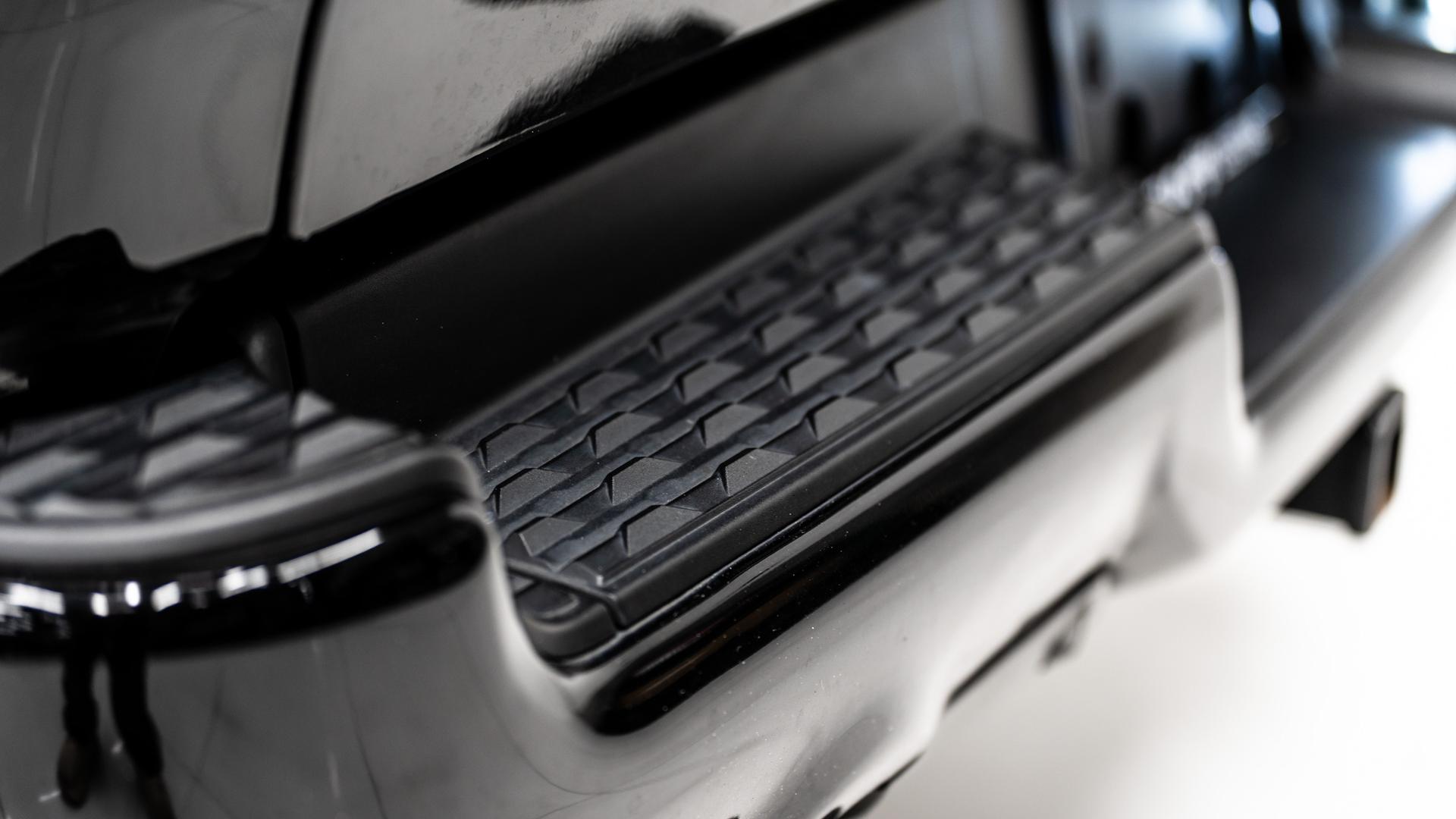 2022 RAM 1500 in DIAMOND BLACK CRYSTAL PEARLCOAT, photo 11 of 51