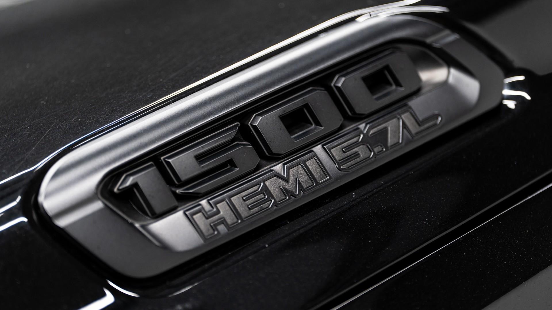 2022 RAM 1500 in DIAMOND BLACK CRYSTAL PEARLCOAT, photo 19 of 51