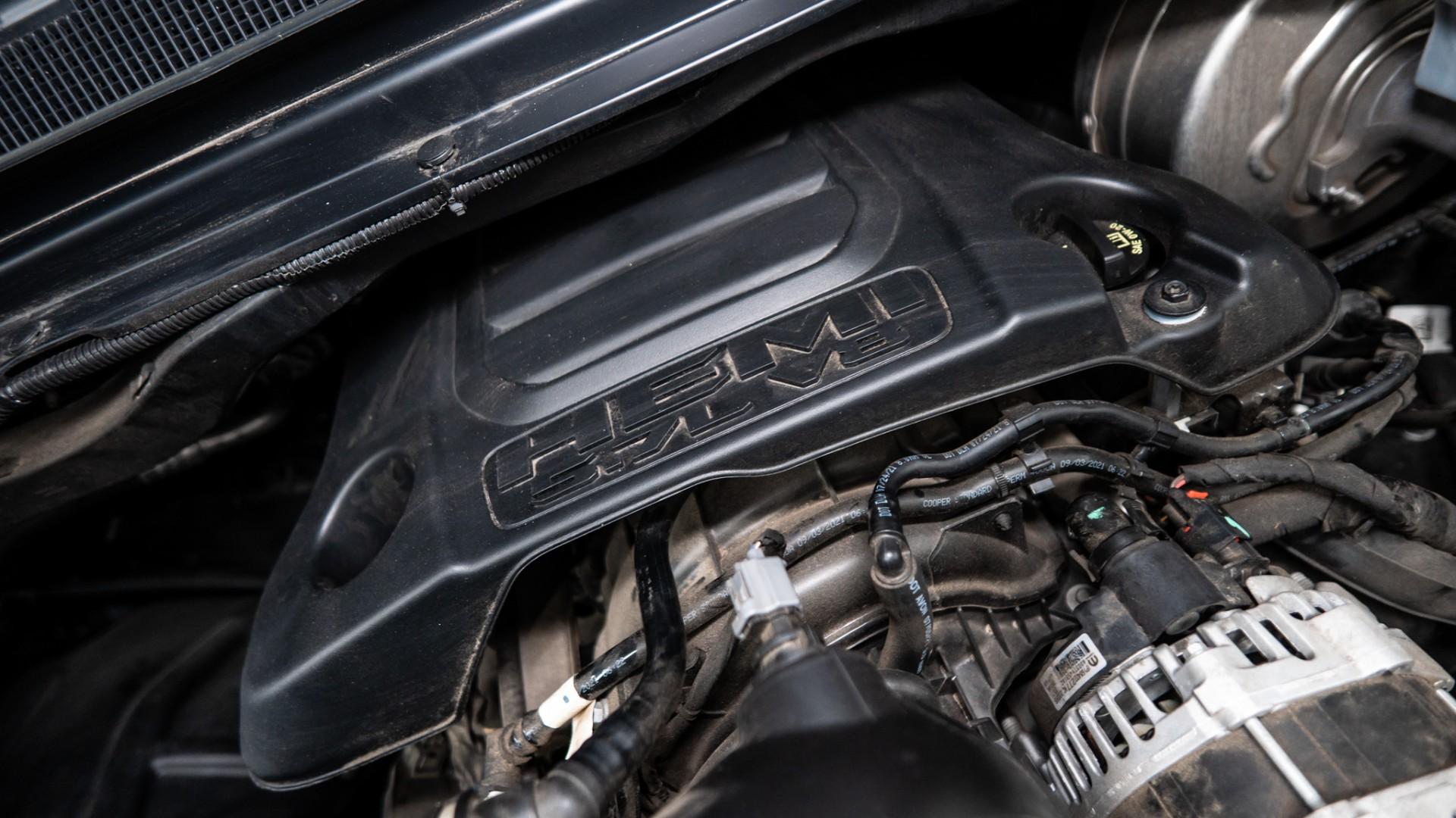 2022 RAM 1500 in DIAMOND BLACK CRYSTAL PEARLCOAT, photo 24 of 51