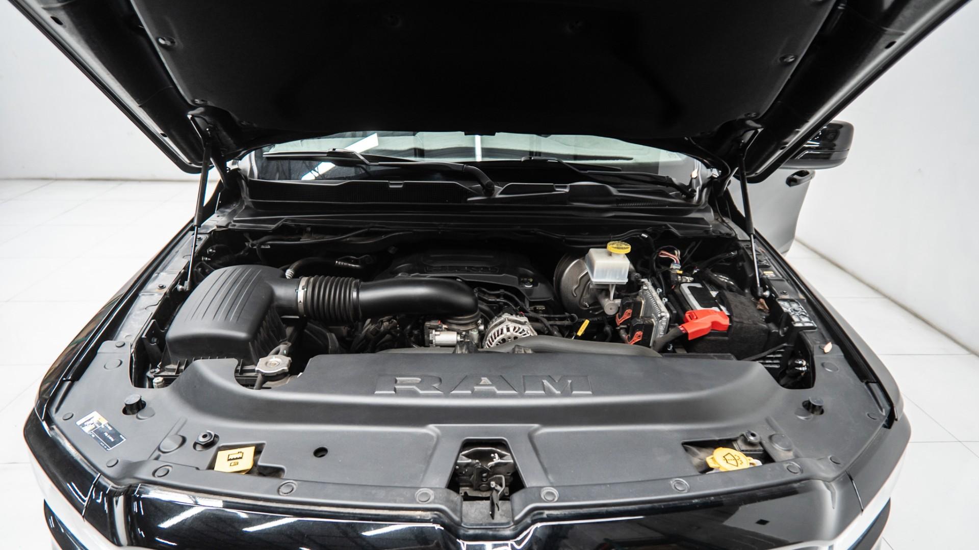 2022 RAM 1500 in DIAMOND BLACK CRYSTAL PEARLCOAT, photo 25 of 51