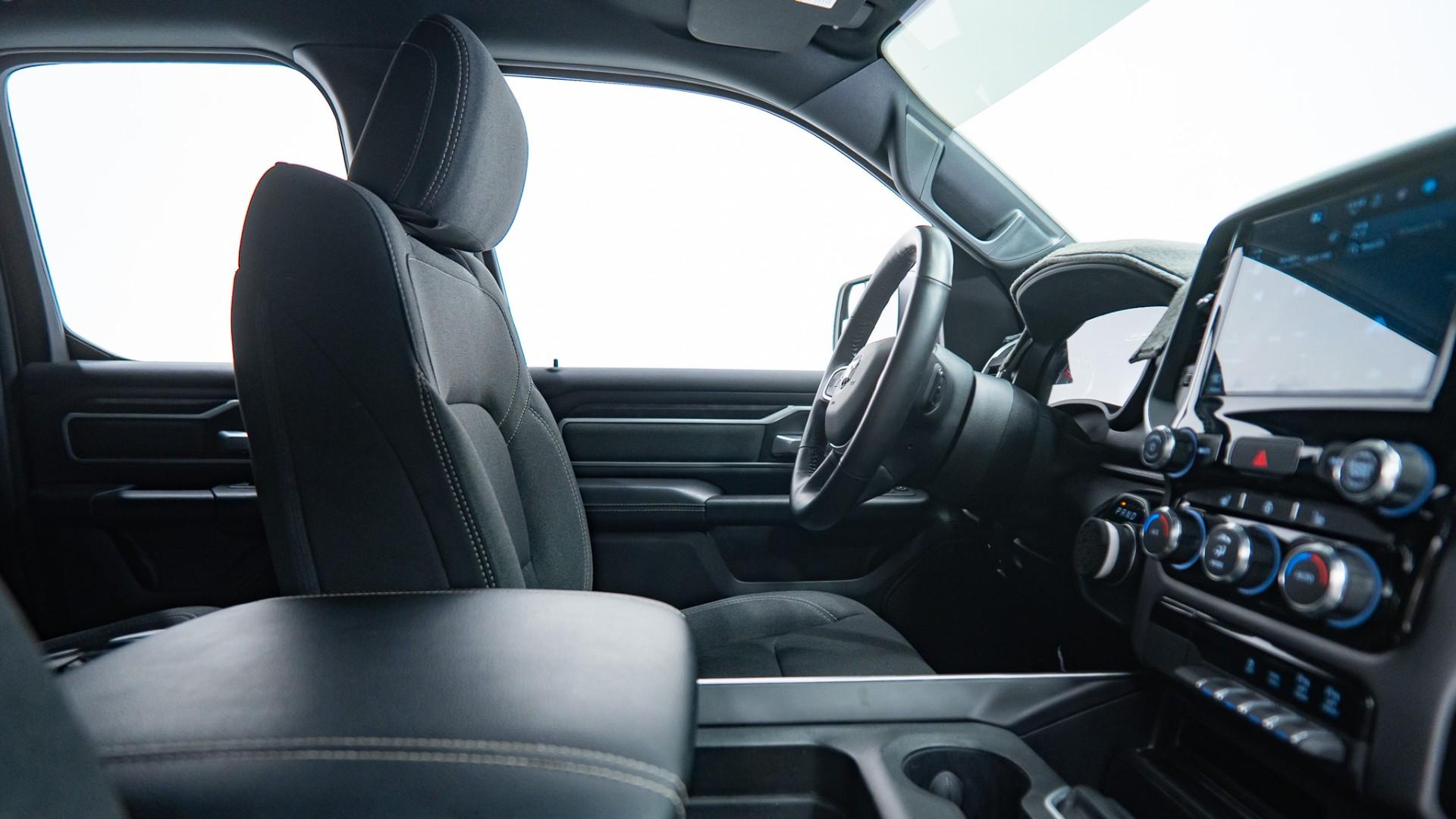 2022 RAM 1500 in DIAMOND BLACK CRYSTAL PEARLCOAT, photo 29 of 51