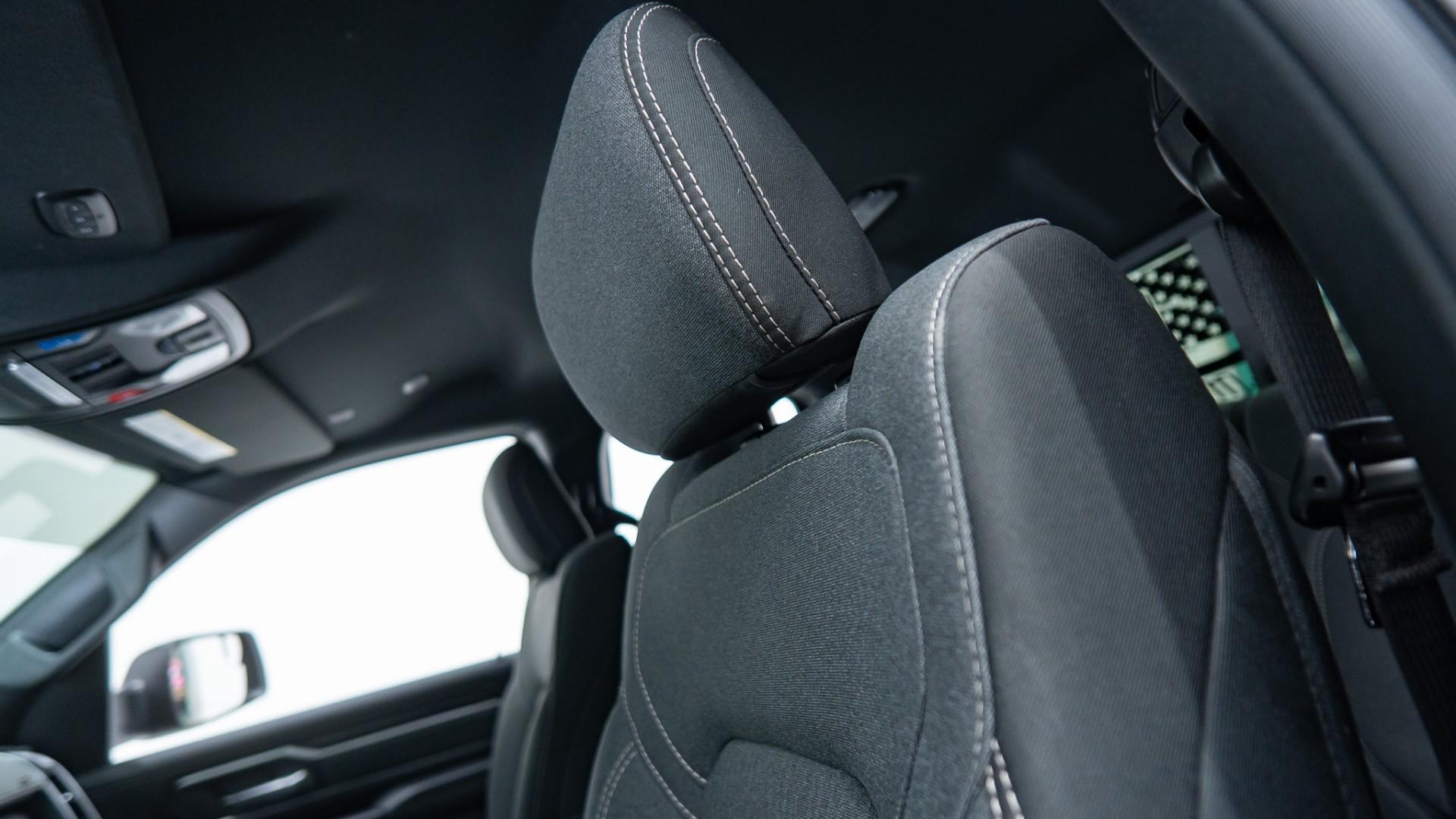 2022 RAM 1500 in DIAMOND BLACK CRYSTAL PEARLCOAT, photo 33 of 51