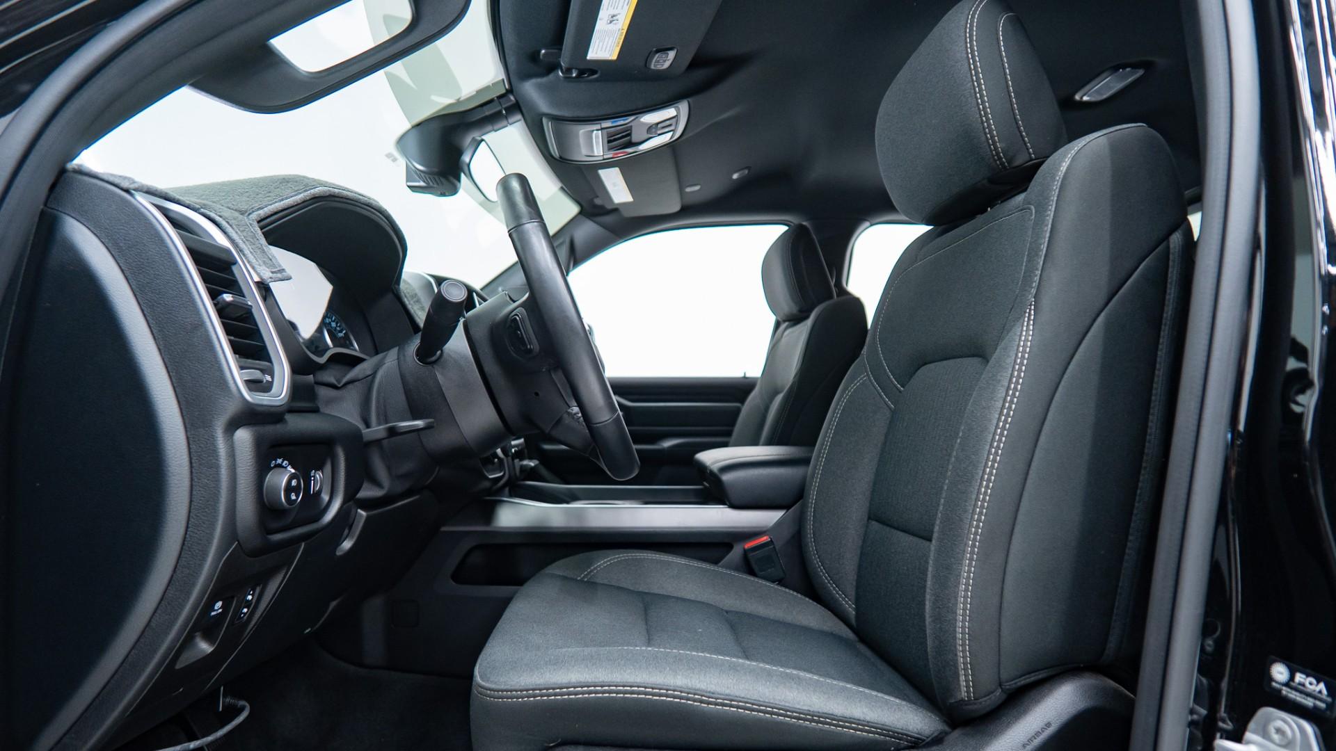 2022 RAM 1500 in DIAMOND BLACK CRYSTAL PEARLCOAT, photo 34 of 51