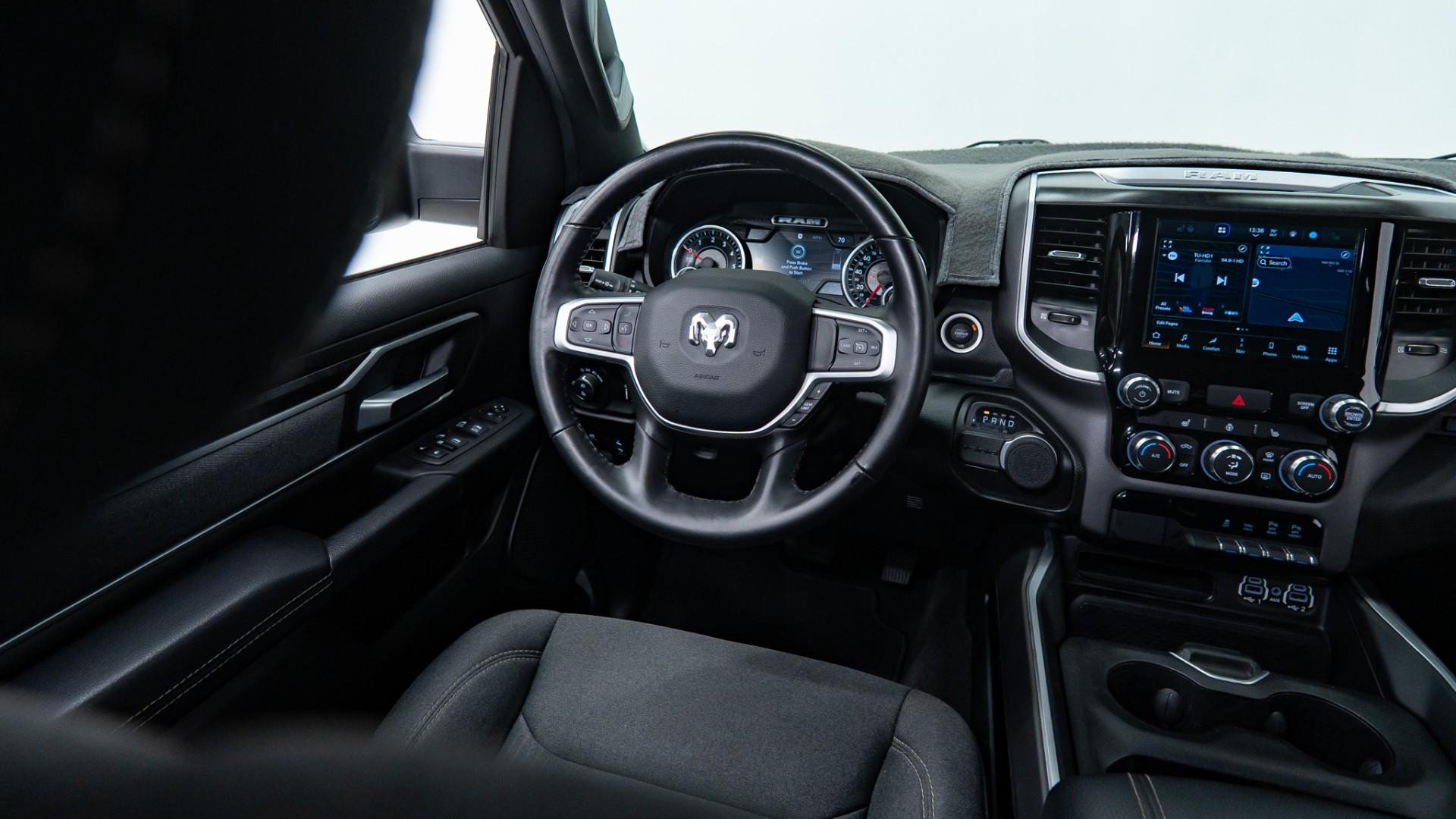 2022 RAM 1500 in DIAMOND BLACK CRYSTAL PEARLCOAT, photo 36 of 51
