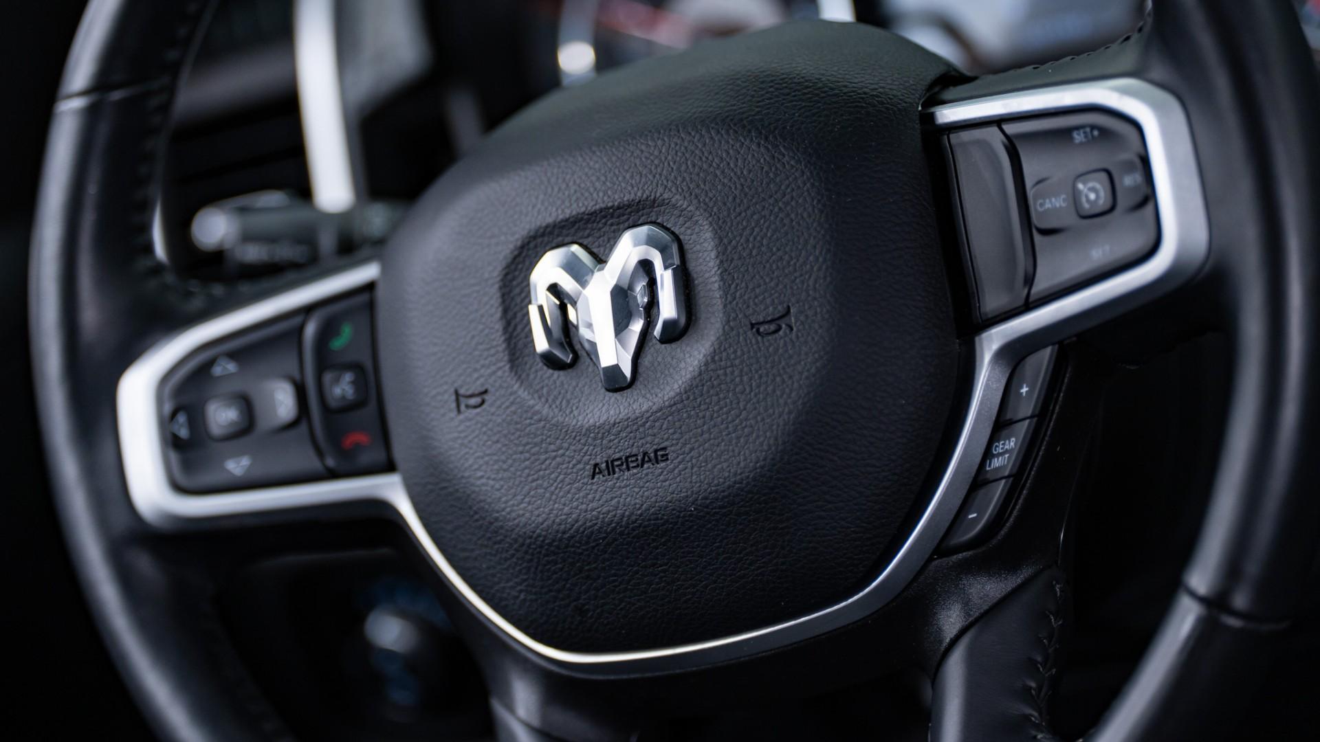 2022 RAM 1500 in DIAMOND BLACK CRYSTAL PEARLCOAT, photo 48 of 51