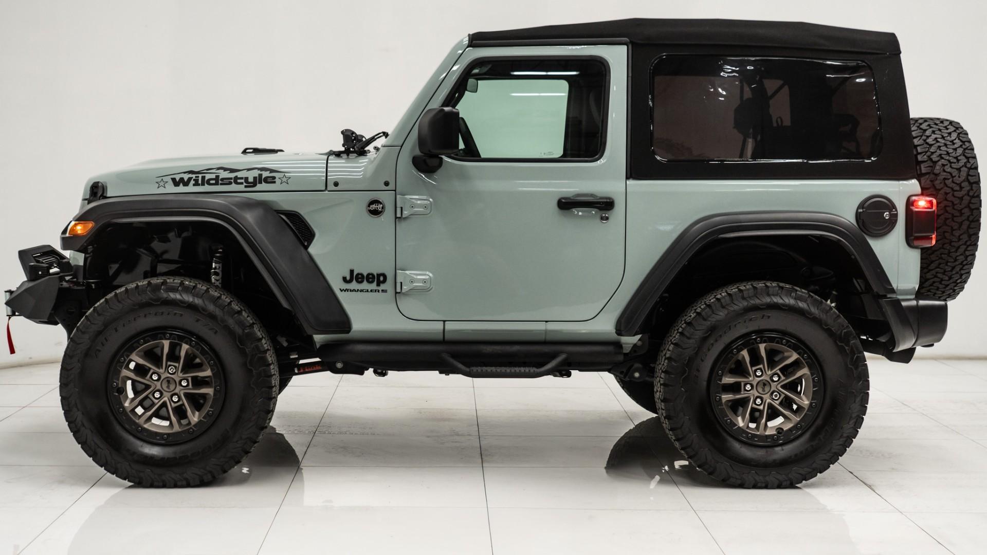 2024 JEEP WRANGLER in Green, photo 23 of 59