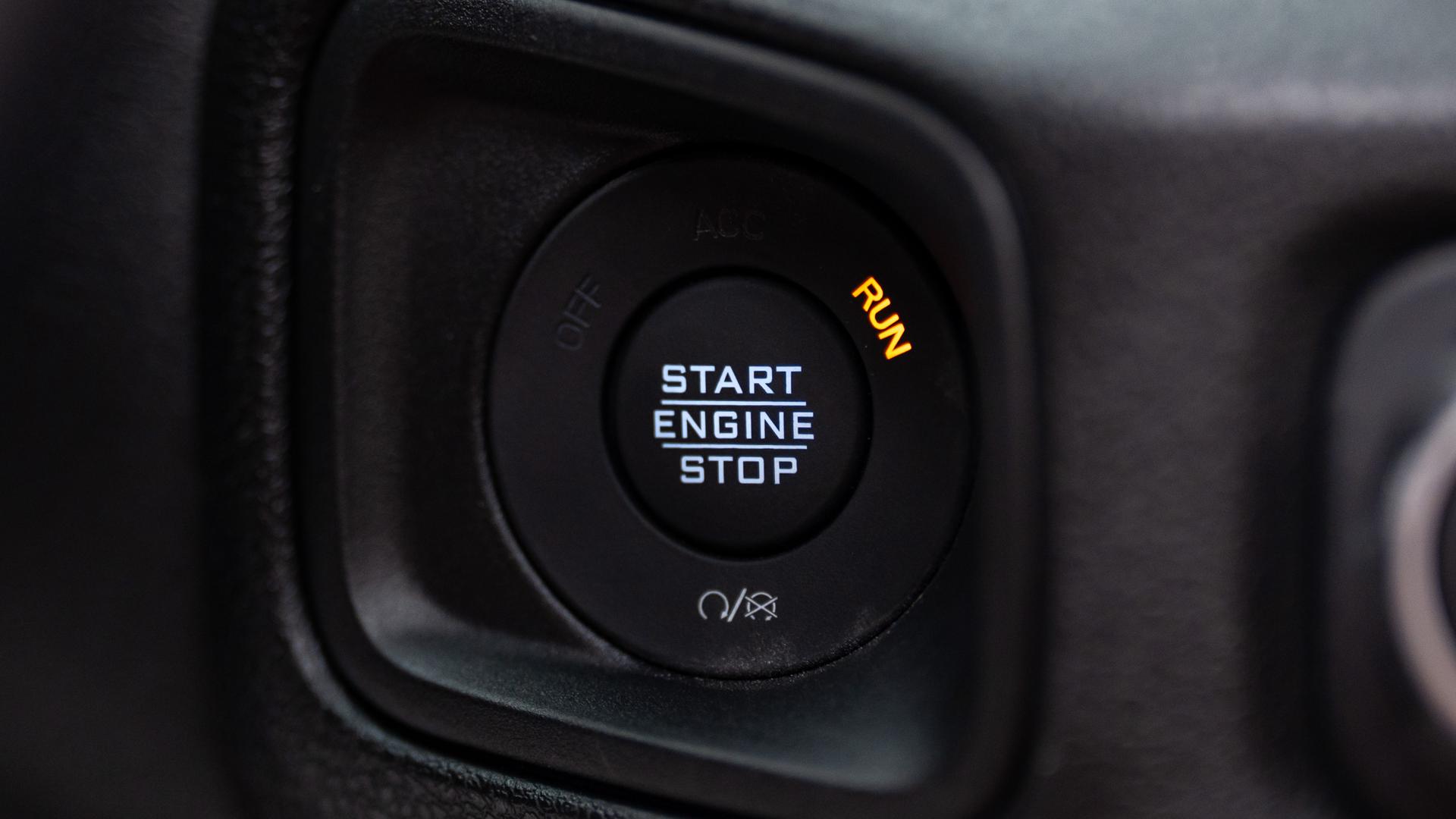 2025 JEEP GLADIATOR in Tan, photo 50 of 55