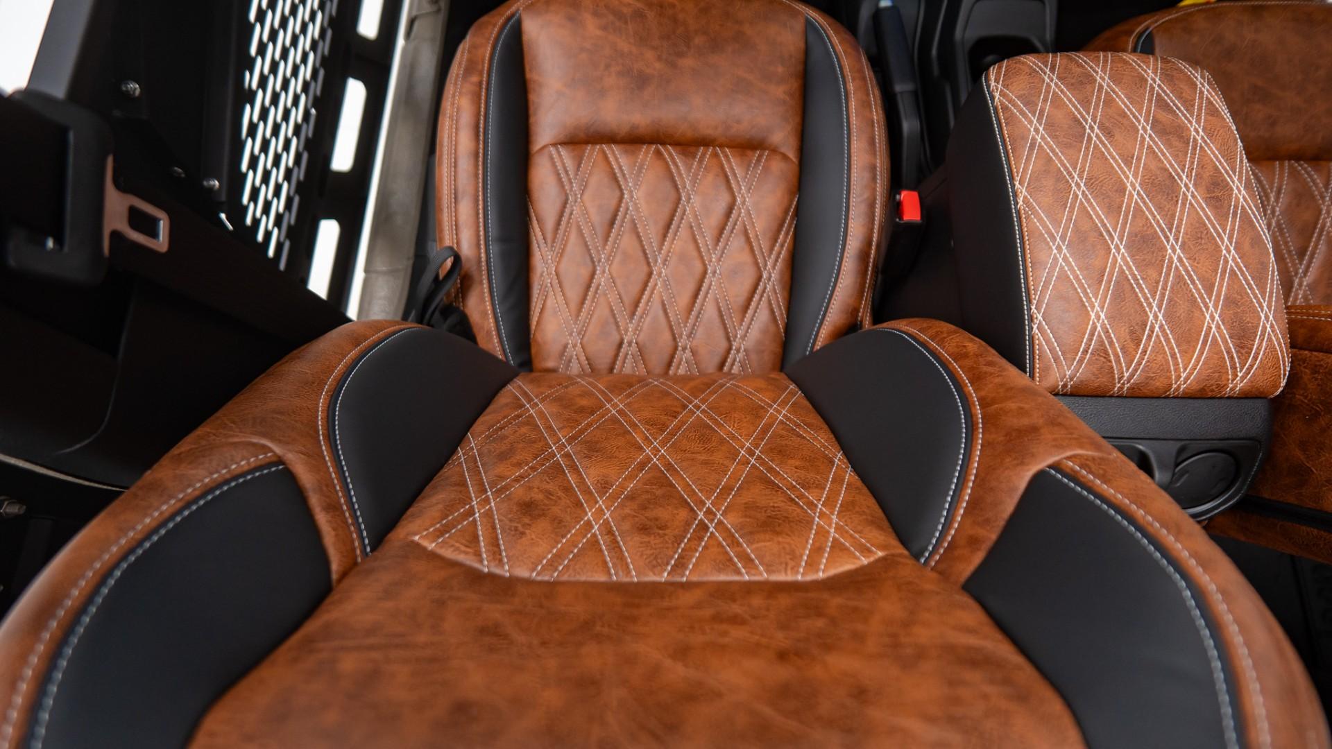 2025 JEEP GLADIATOR in Tan, photo 41 of 55
