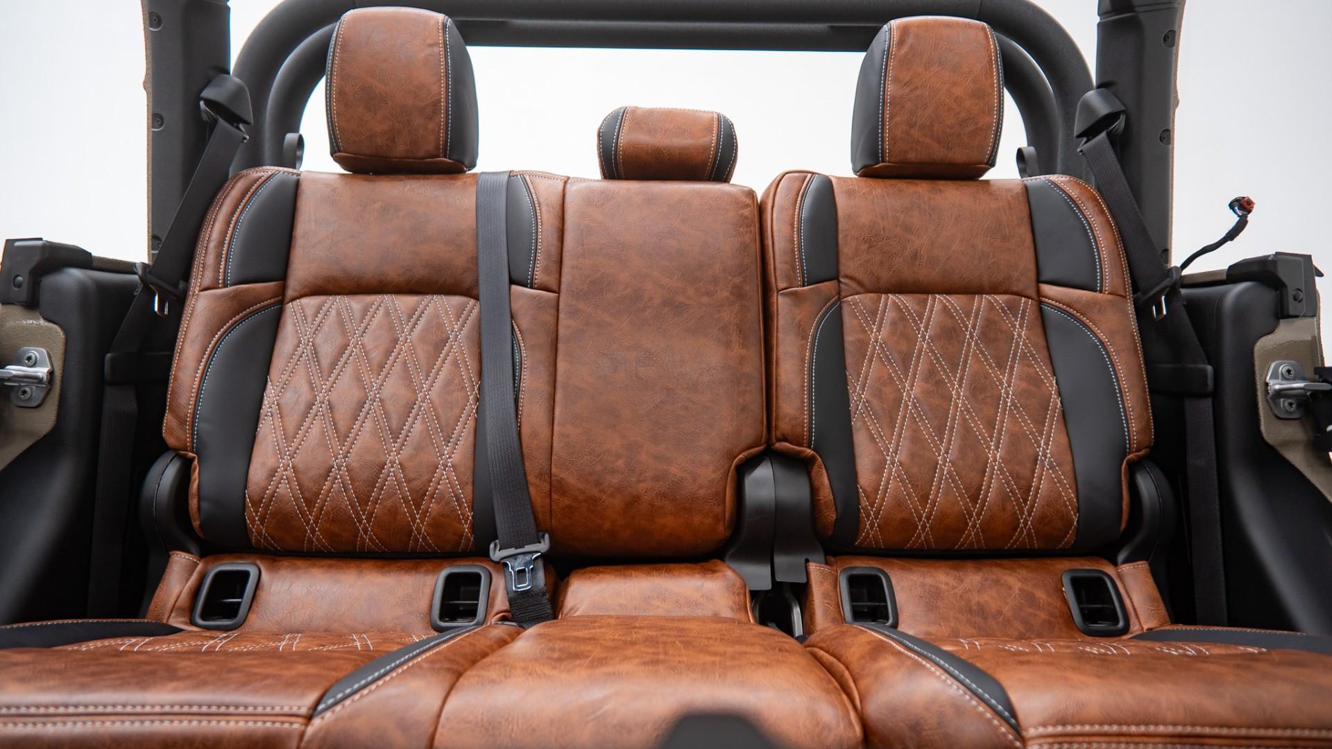 2025 JEEP GLADIATOR in Tan, photo 33 of 55