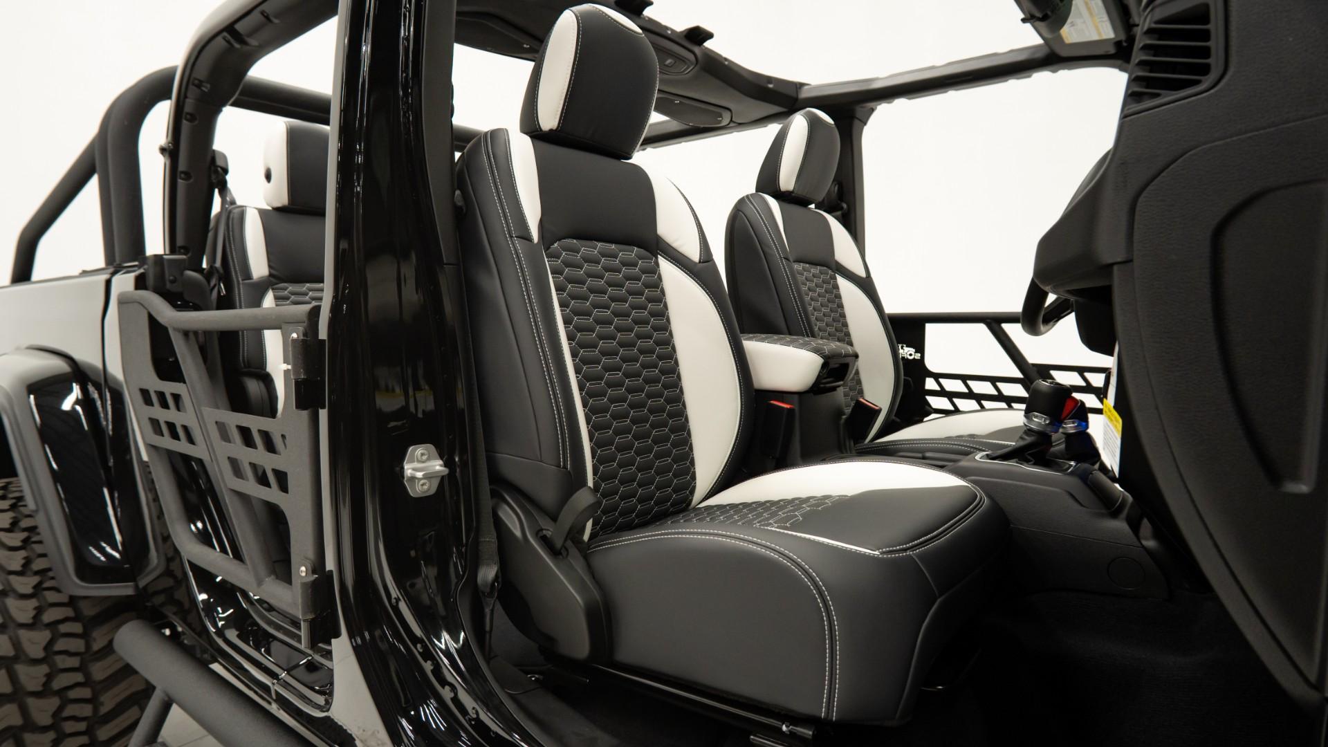 2025 JEEP GLADIATOR in Black, photo 47 of 54