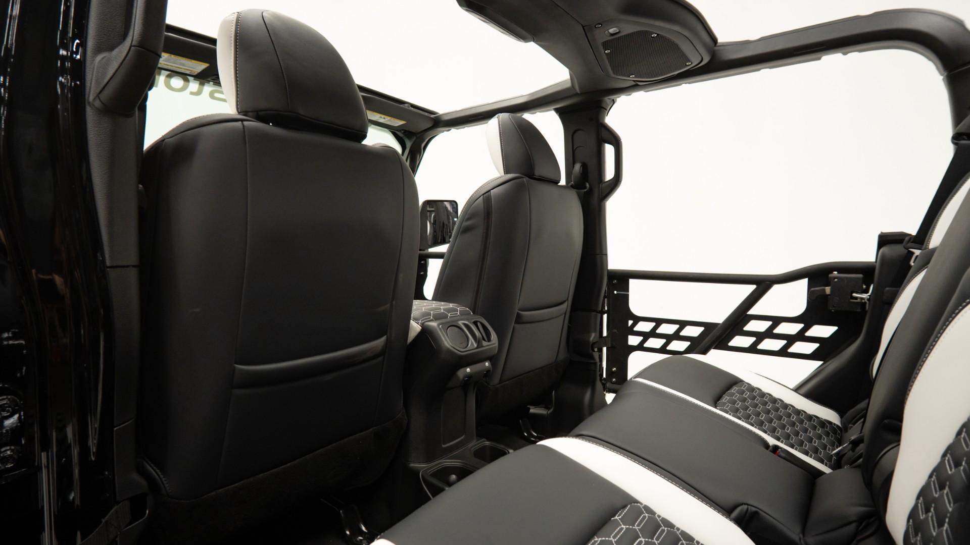 2025 JEEP GLADIATOR in Black, photo 39 of 54