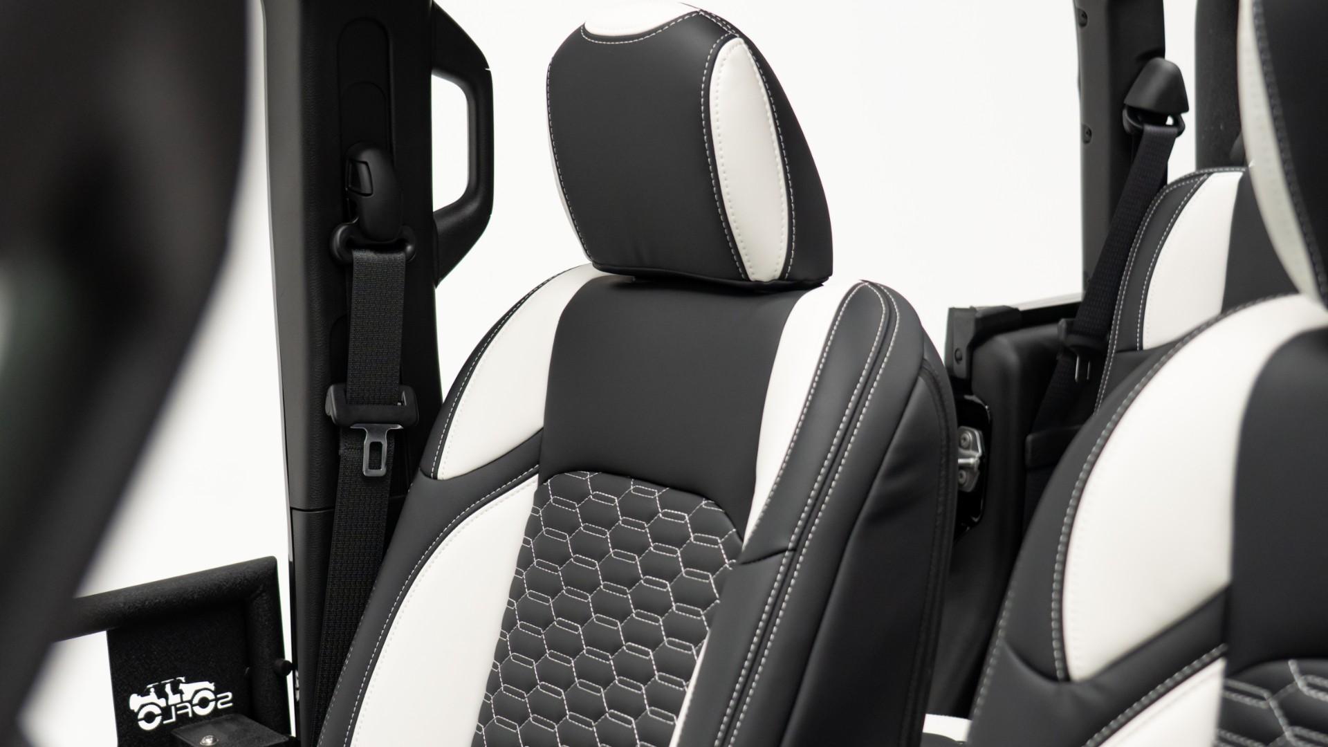 2025 JEEP GLADIATOR in Black, photo 43 of 54