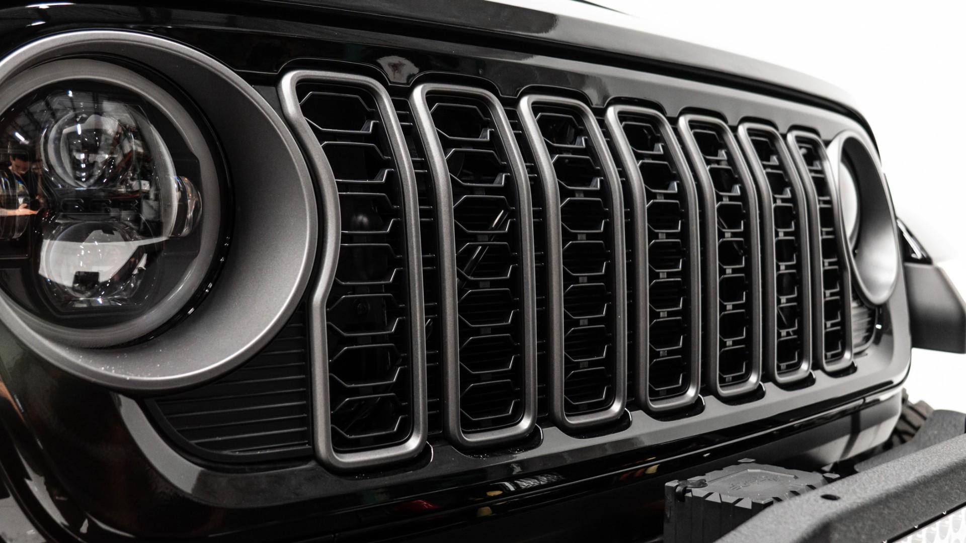 2025 JEEP GLADIATOR in Black, photo 15 of 54