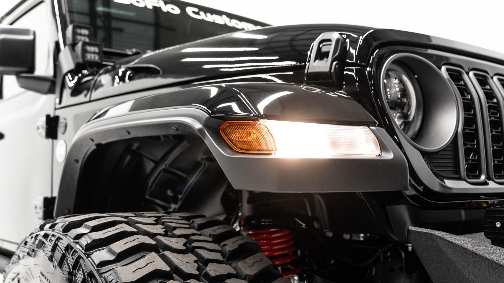 2025 JEEP GLADIATOR in Black, photo 17 of 54