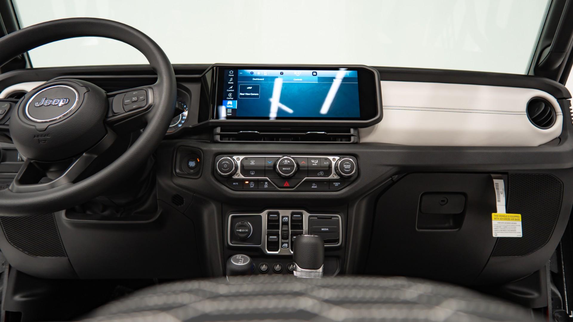 2025 JEEP GLADIATOR in Black, photo 49 of 54