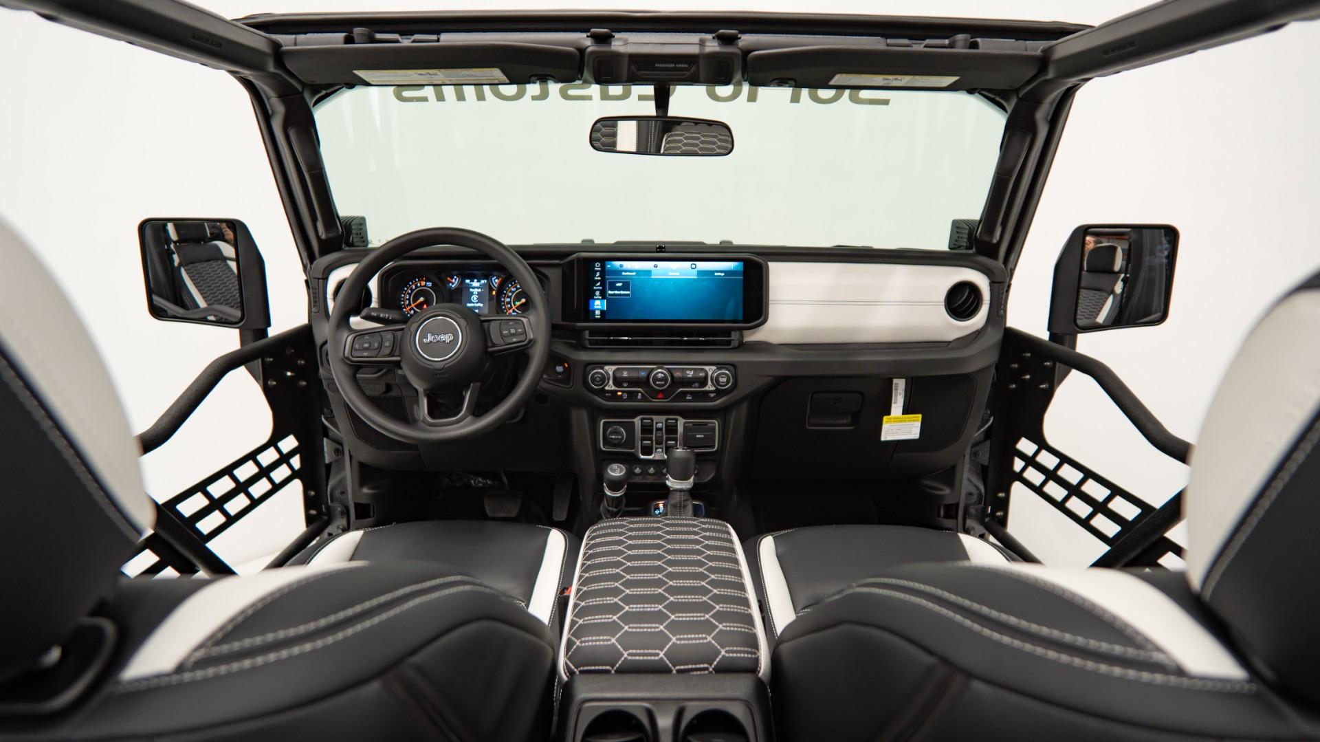2025 JEEP GLADIATOR in Black, photo 40 of 54