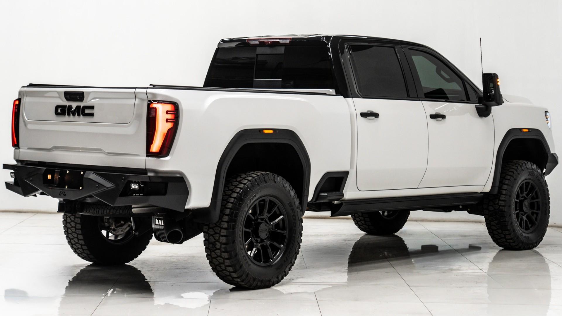 2025 GMC SIERRA 2500HD in White, photo 9 of 60