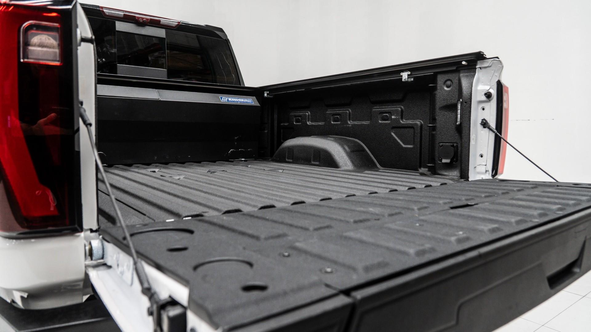 2025 GMC SIERRA 2500HD in White, photo 29 of 60