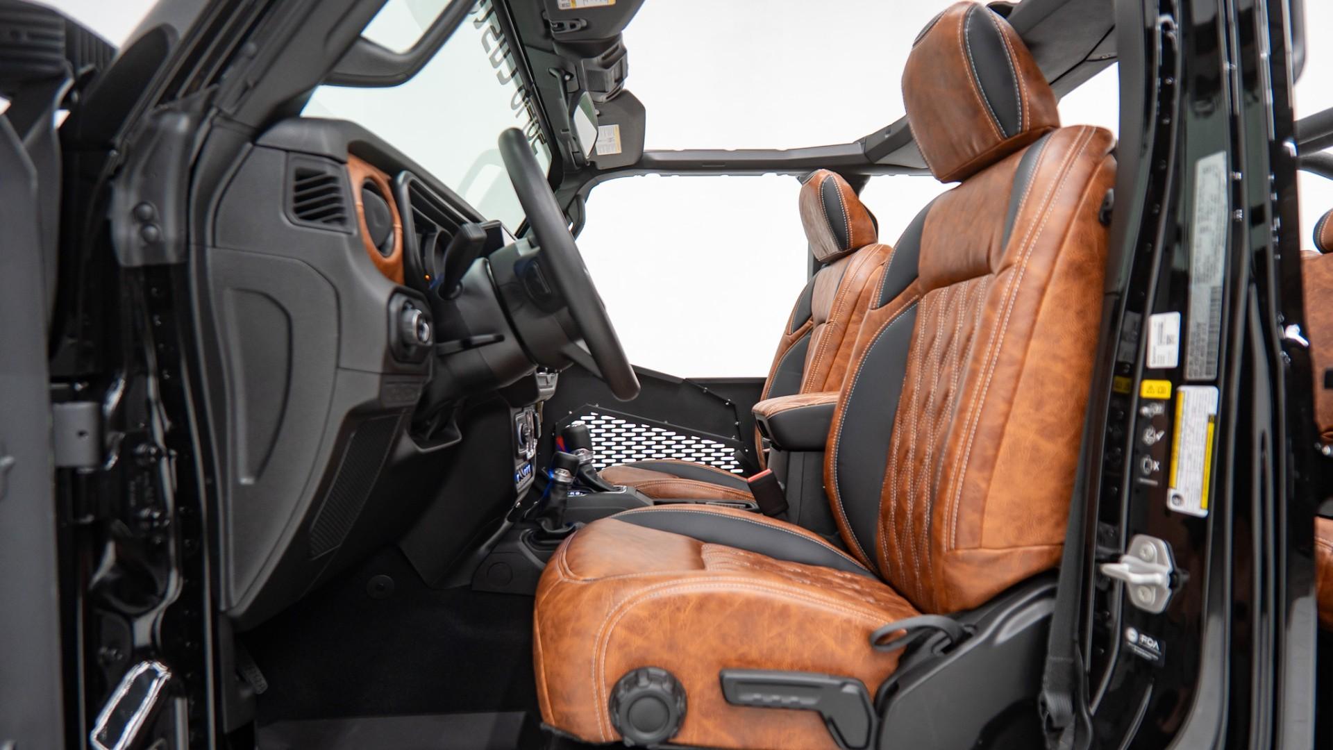 2025 JEEP GLADIATOR in Black, photo 40 of 57