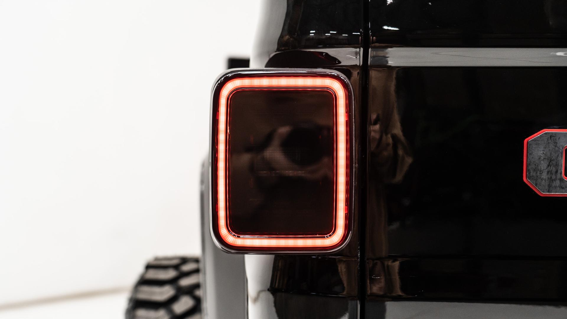 2025 JEEP GLADIATOR in Black, photo 27 of 57