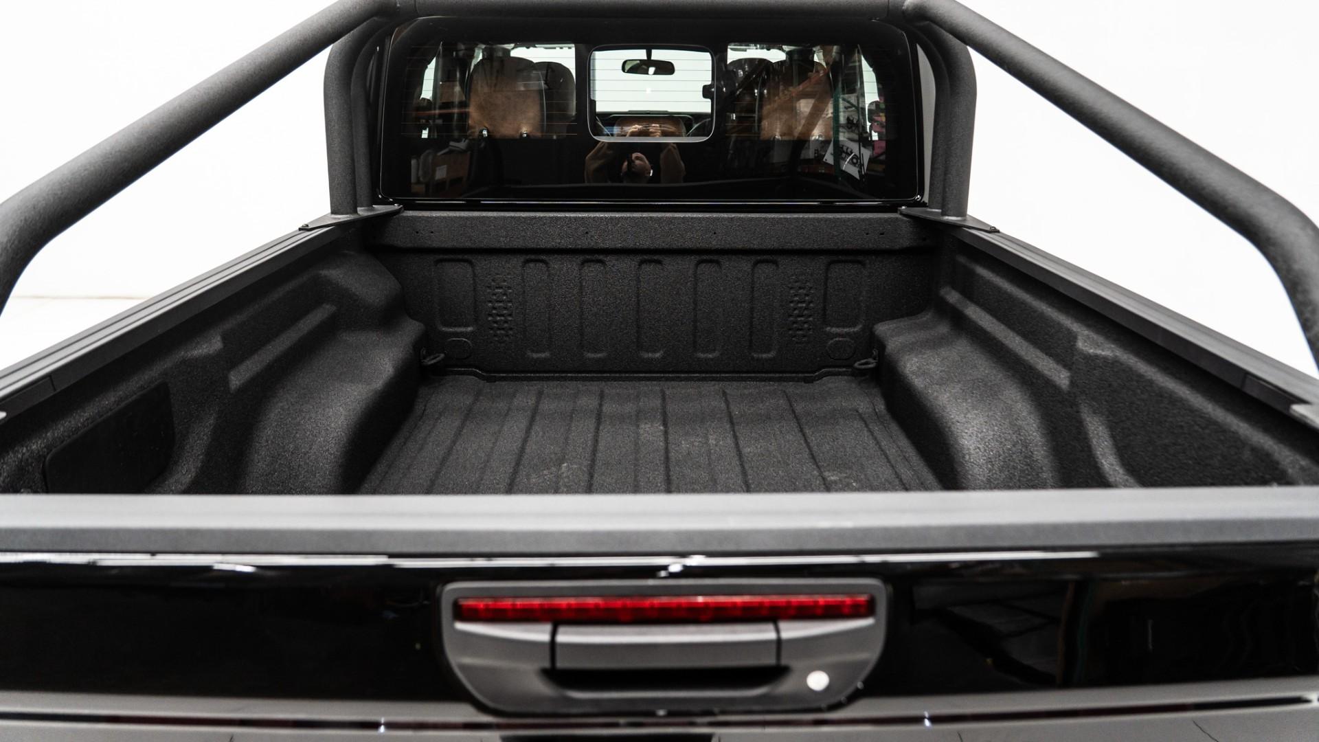 2025 JEEP GLADIATOR in Black, photo 28 of 57