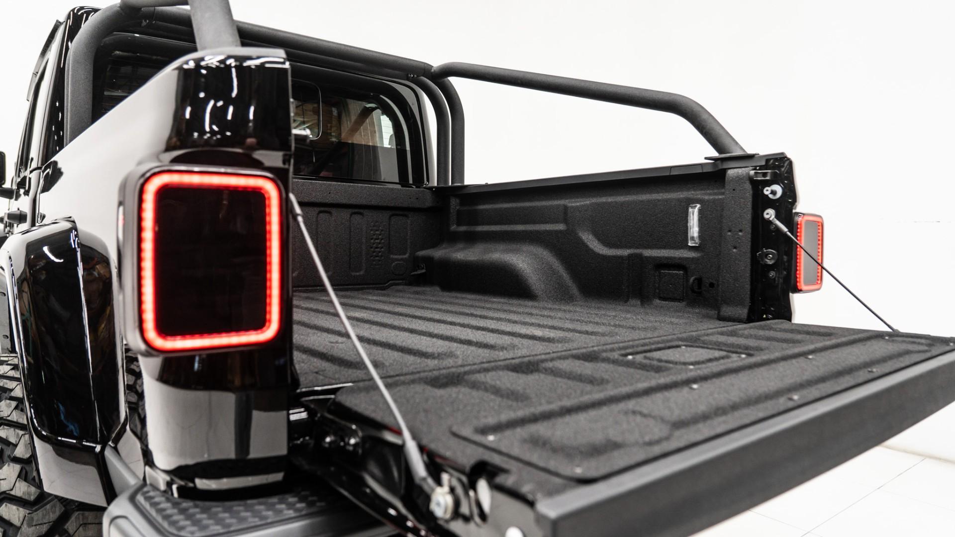 2025 JEEP GLADIATOR in Black, photo 30 of 57