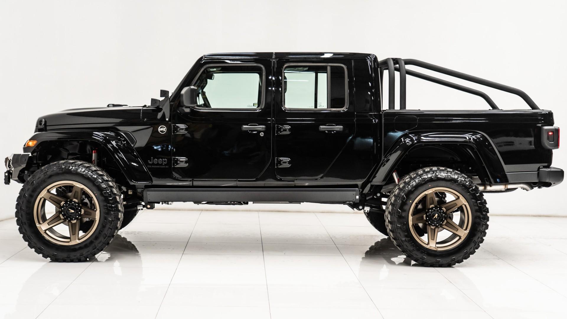 2025 JEEP GLADIATOR in Black, photo 19 of 57