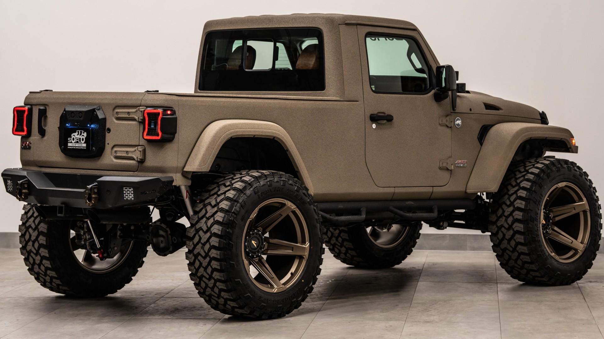 2026 JEEP WRANGLER in Tan, photo 8 of 43