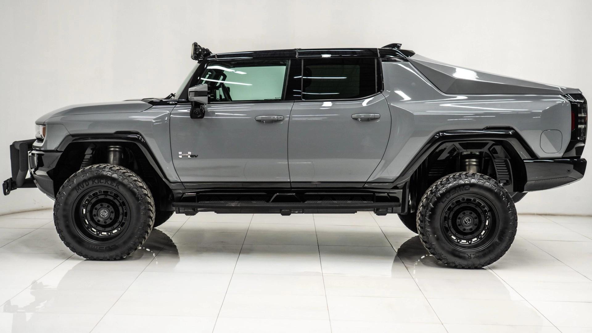 2024 GMC HUMMER EV PICKUP in Gray, photo 3 of 29