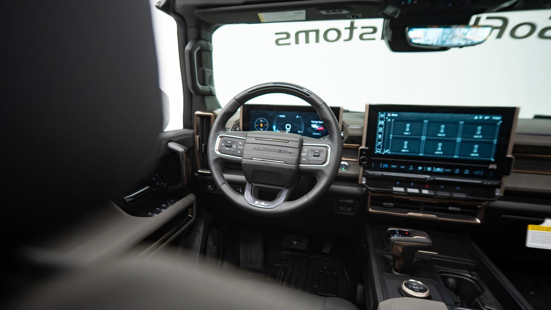 2024 GMC HUMMER EV PICKUP in Gray, photo 15 of 29