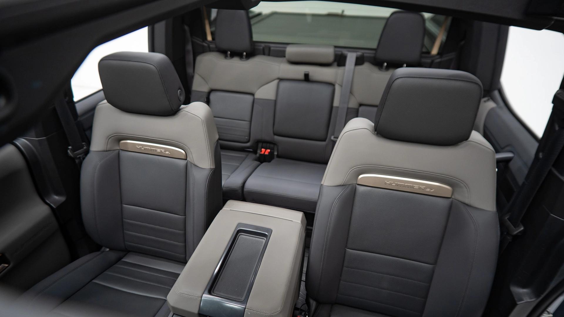 2024 GMC HUMMER EV PICKUP in Gray, photo 18 of 29