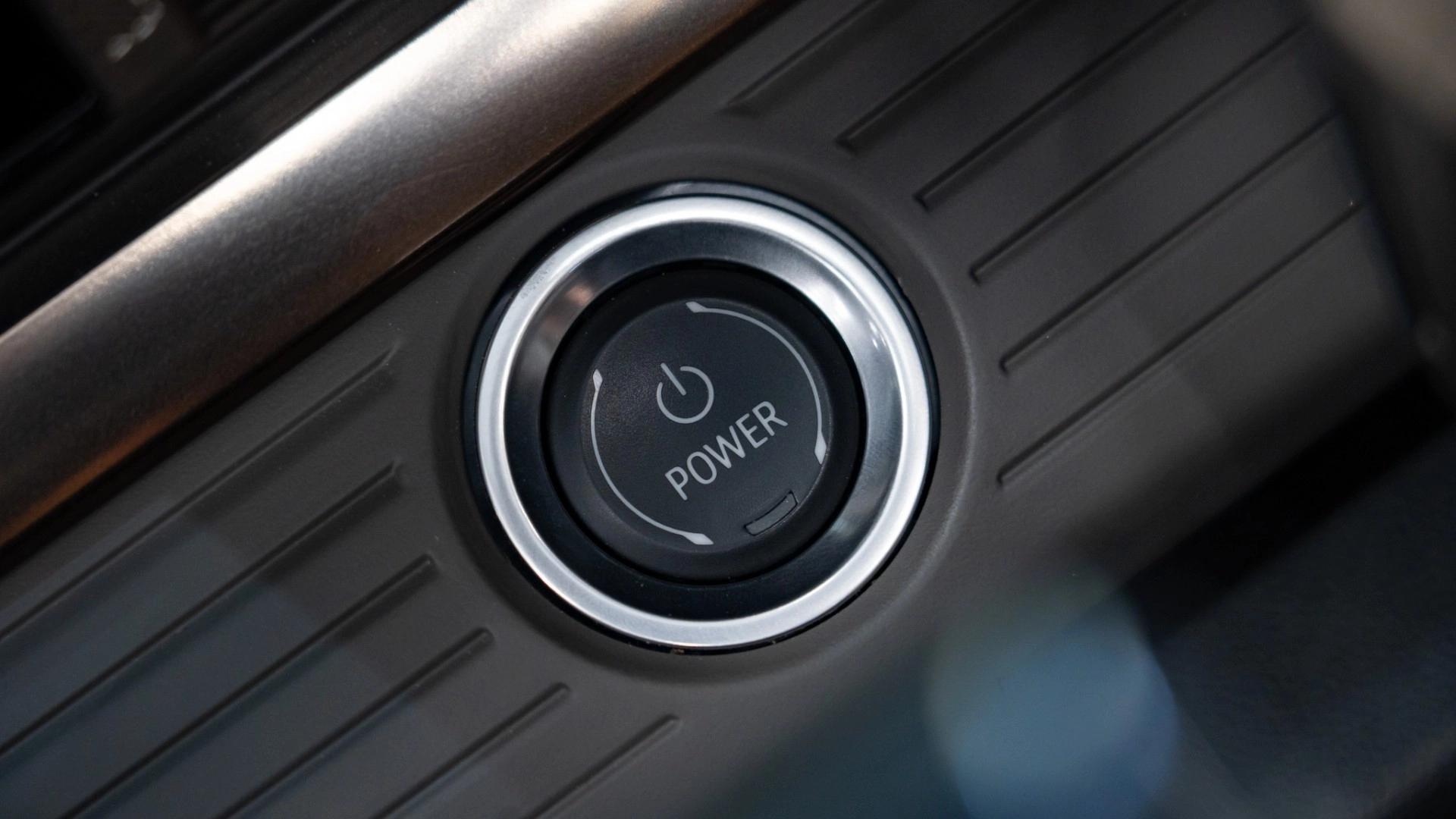 2024 GMC HUMMER EV PICKUP in Gray, photo 26 of 29