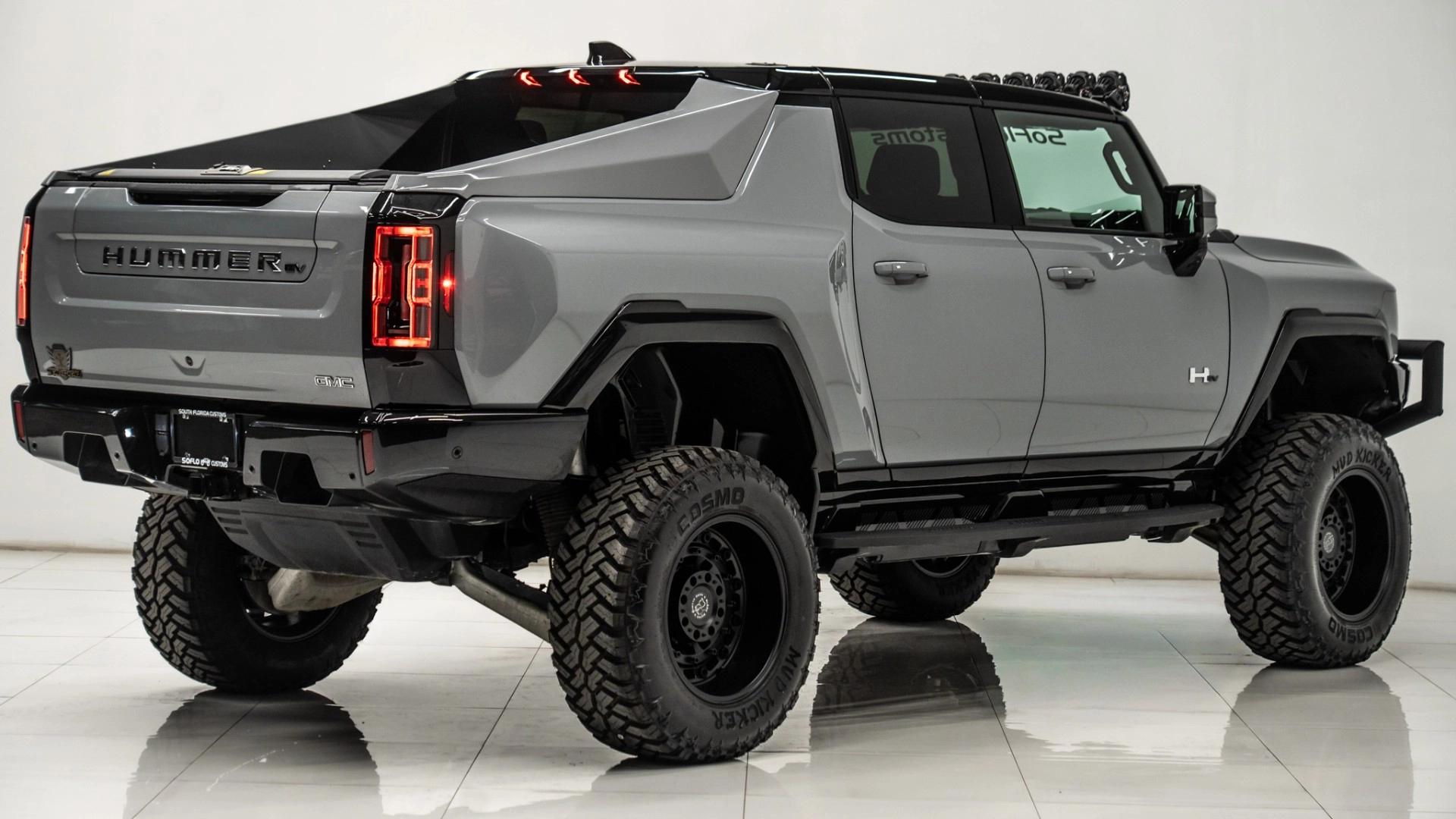 2024 GMC HUMMER EV PICKUP in Gray, photo 27 of 29