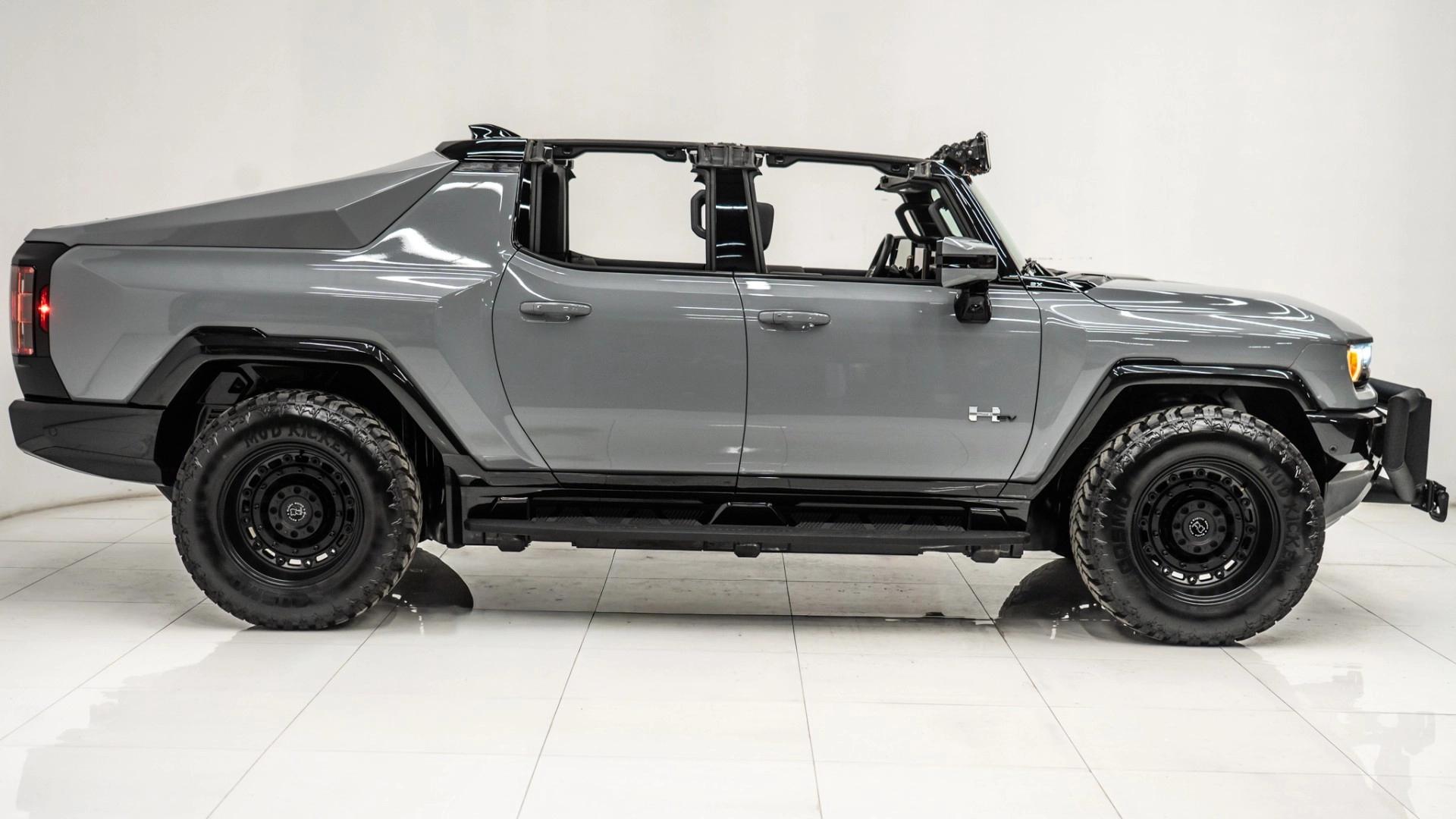 2024 GMC HUMMER EV PICKUP in Gray, photo 9 of 29