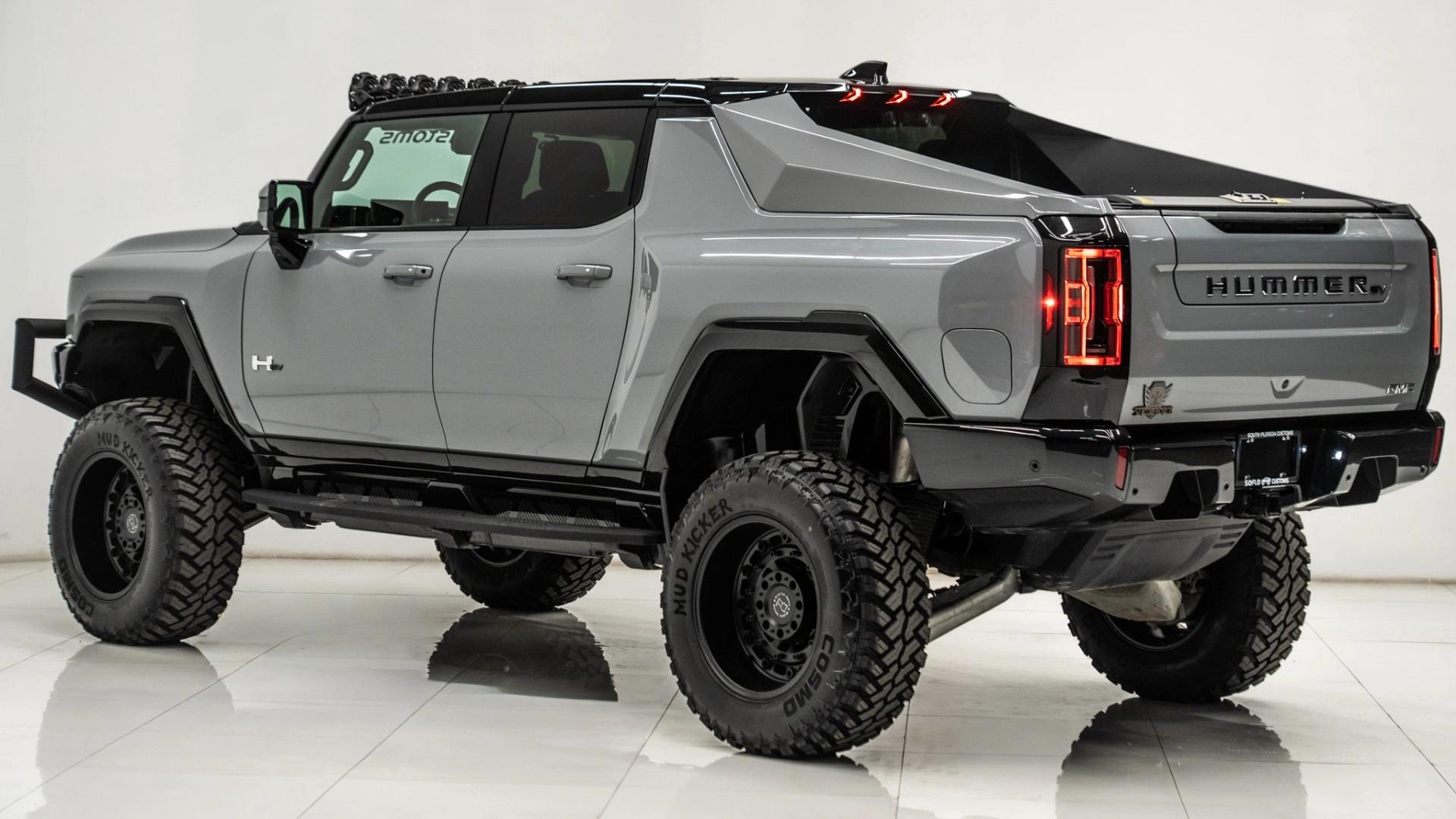 2024 GMC HUMMER EV PICKUP in Gray, photo 6 of 29