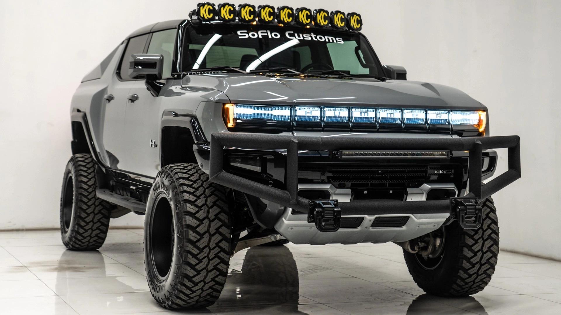 2024 GMC HUMMER EV PICKUP in Gray, photo 10 of 29