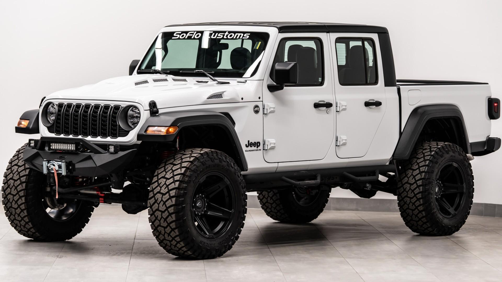 2025 JEEP GLADIATOR in White, photo 12 of 54