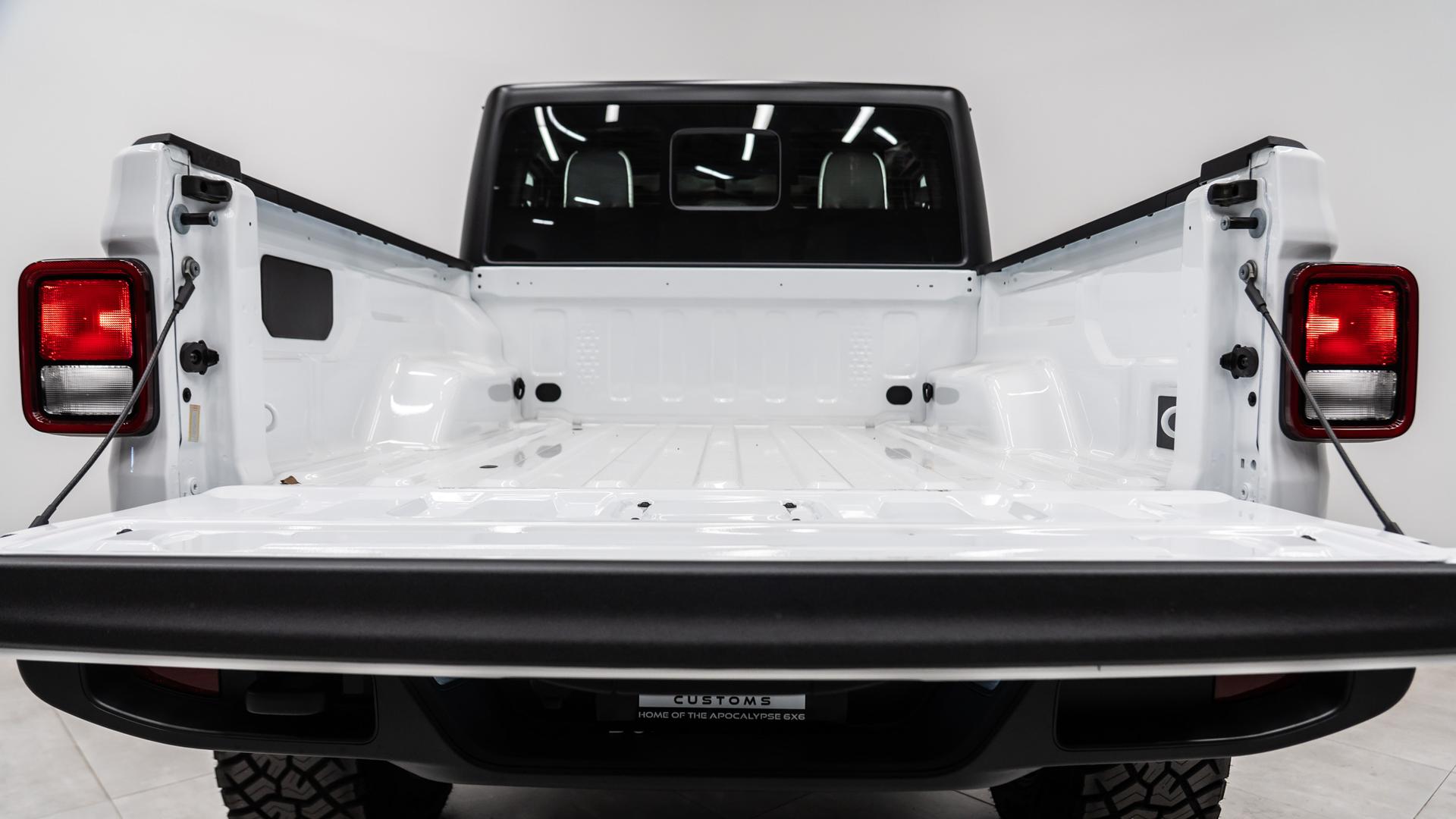 2025 JEEP GLADIATOR in White, photo 45 of 54
