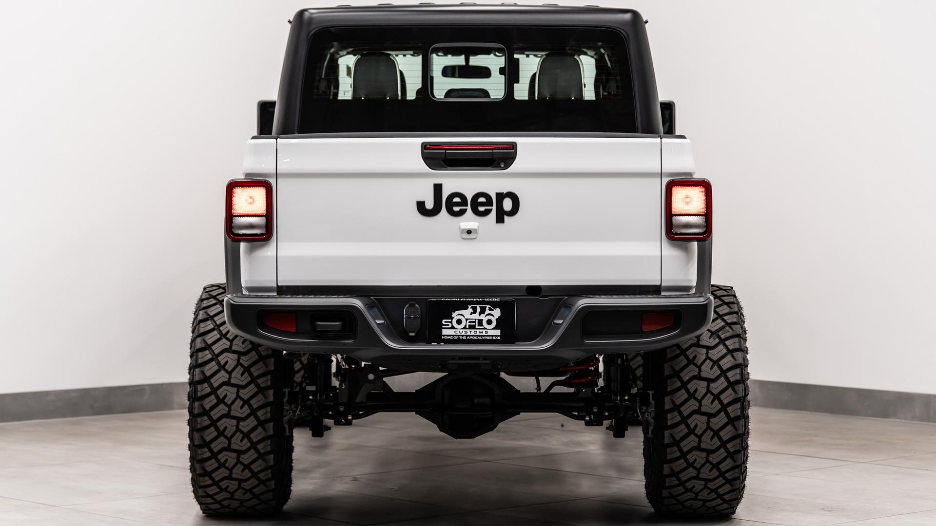 2025 JEEP GLADIATOR in White, photo 9 of 54