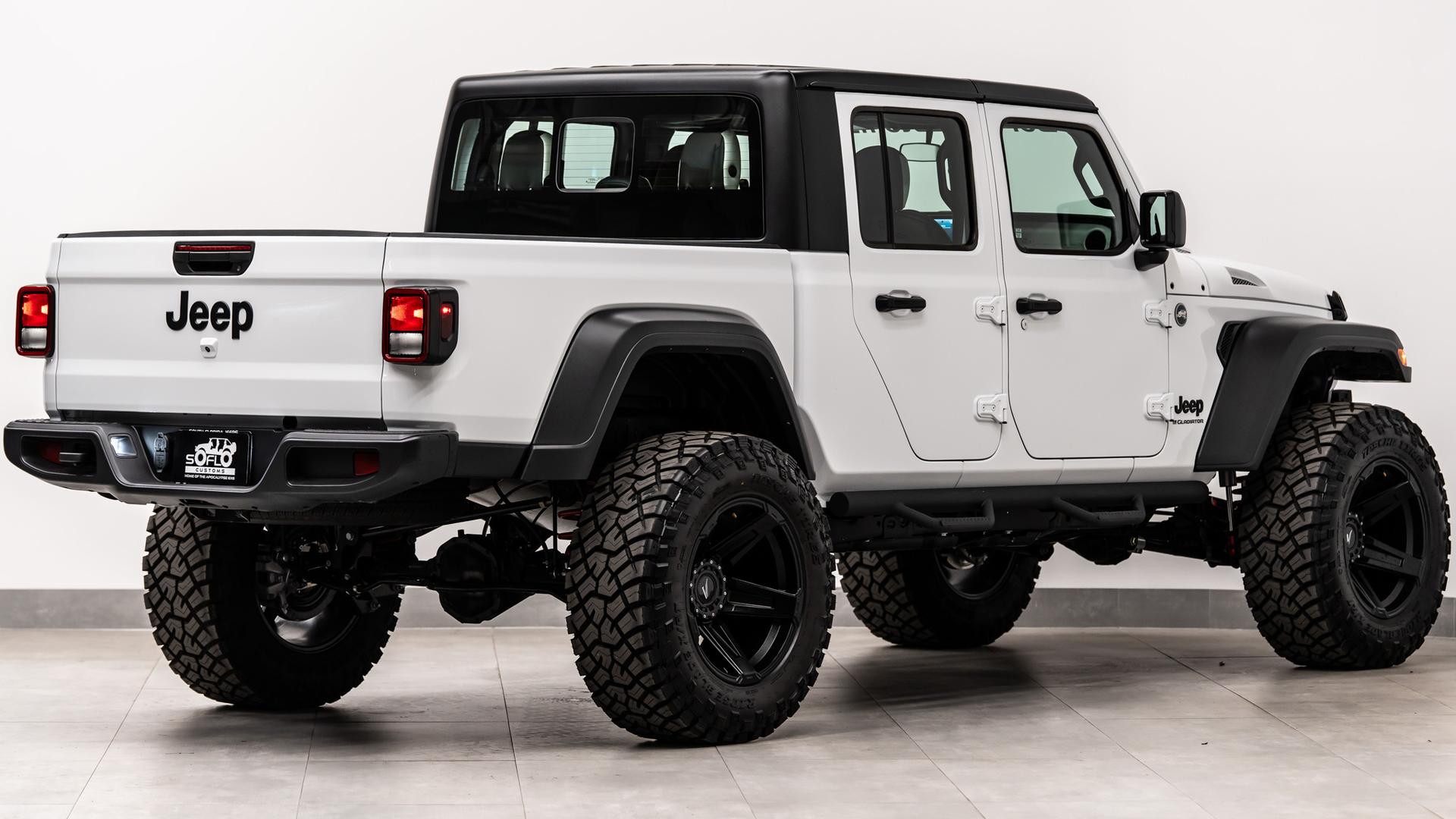 2025 JEEP GLADIATOR in White, photo 8 of 54