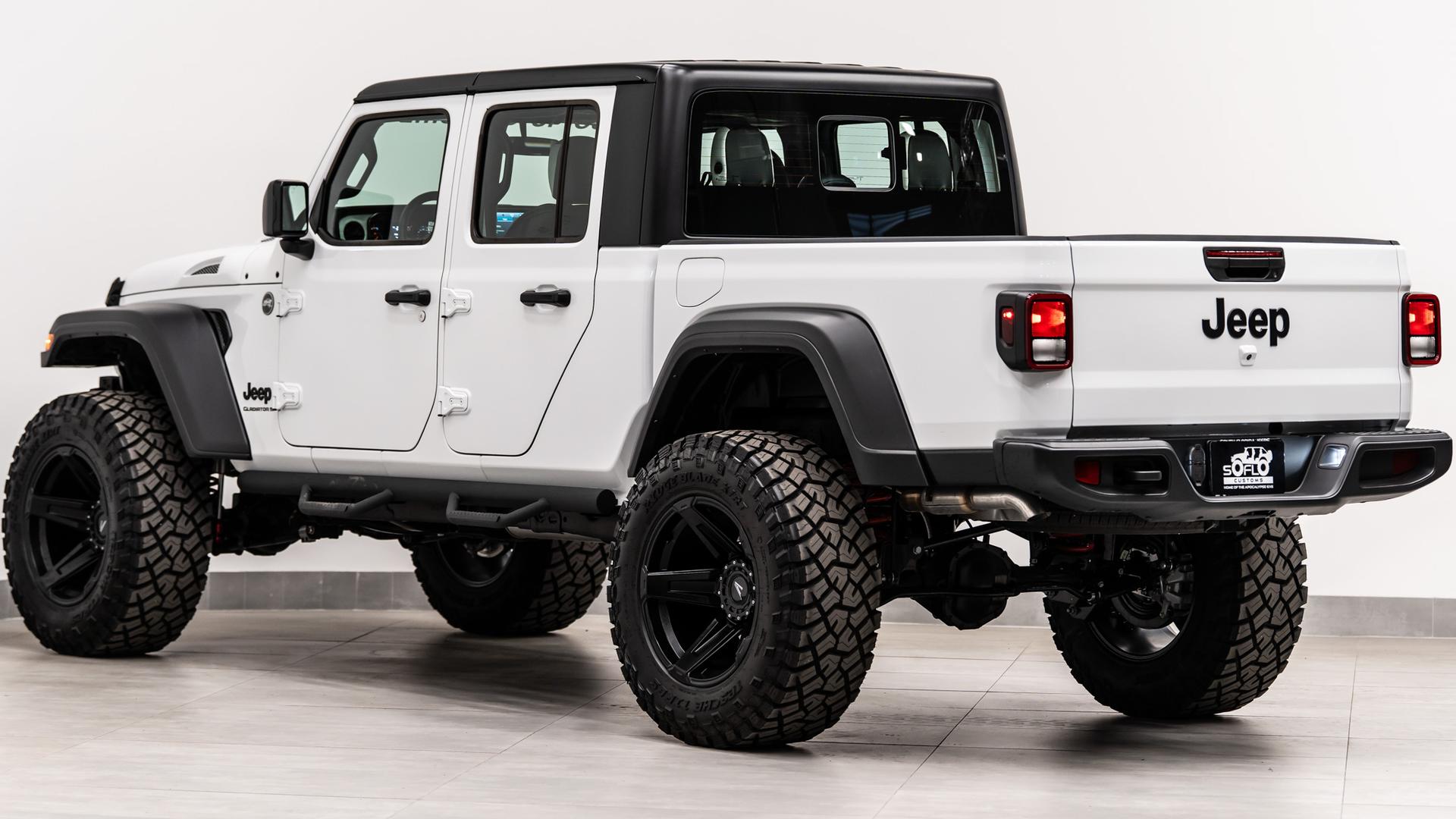 2025 JEEP GLADIATOR in White, photo 10 of 54