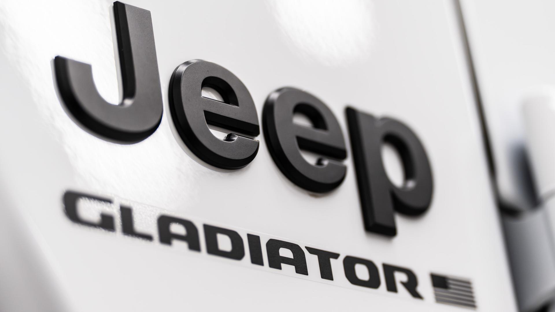 2025 JEEP GLADIATOR in White, photo 50 of 54