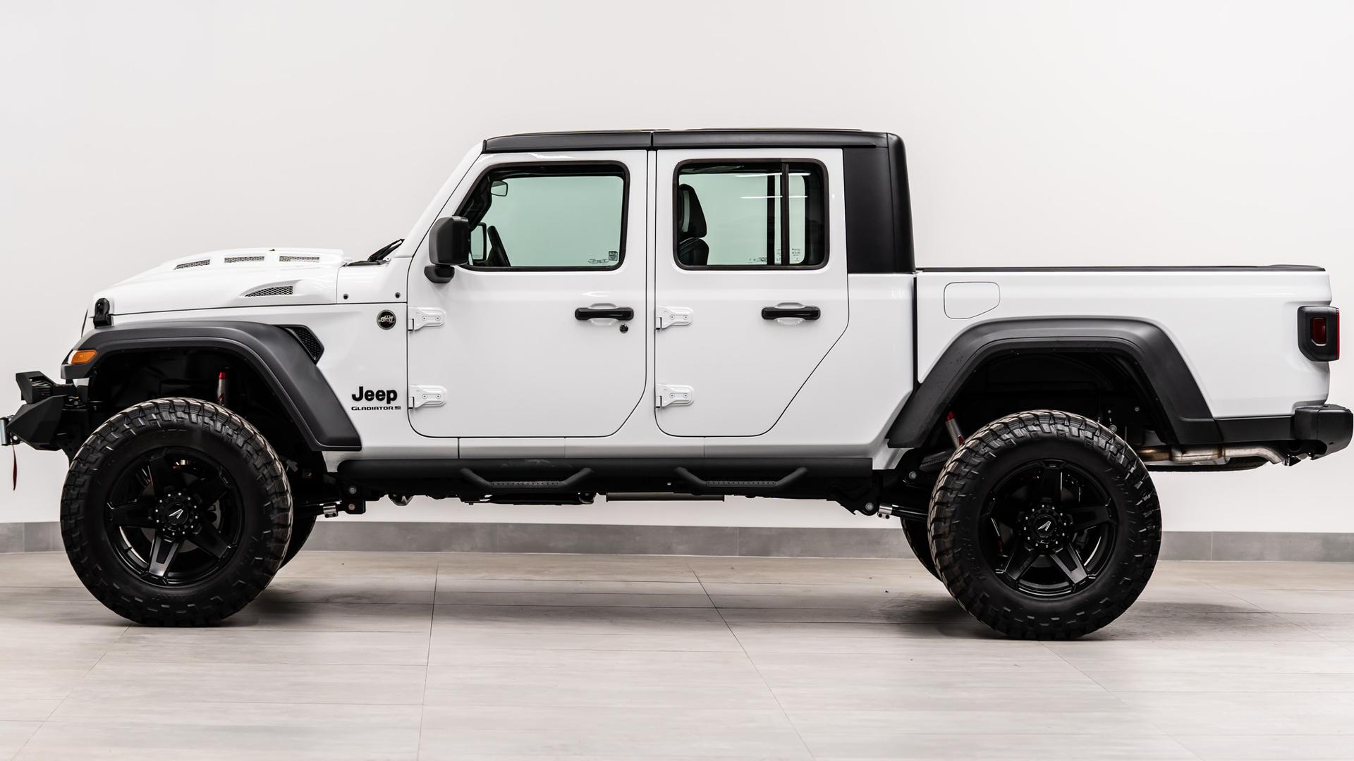 2025 JEEP GLADIATOR in White, photo 11 of 54