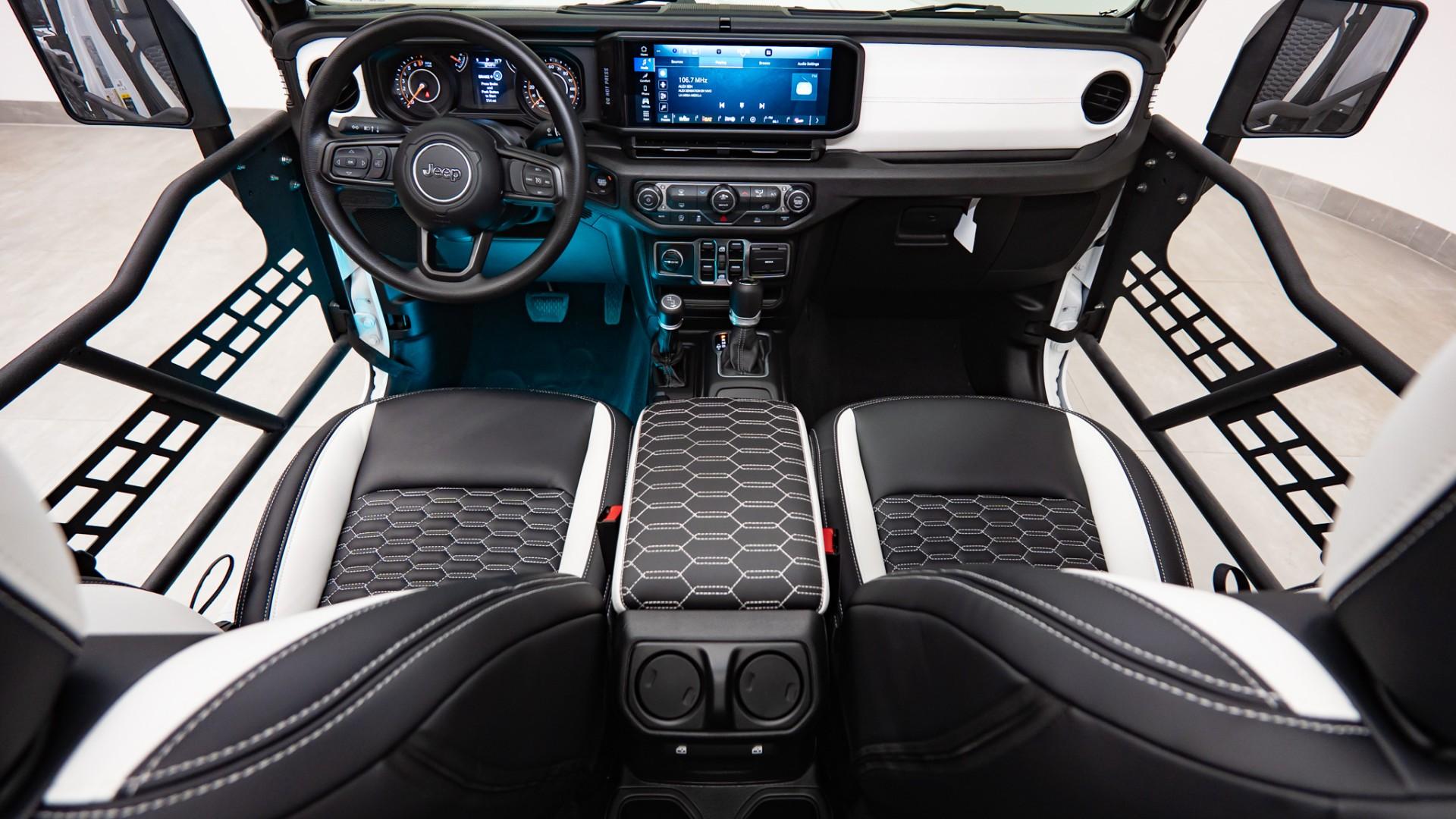 2025 JEEP GLADIATOR in White, photo 2 of 54