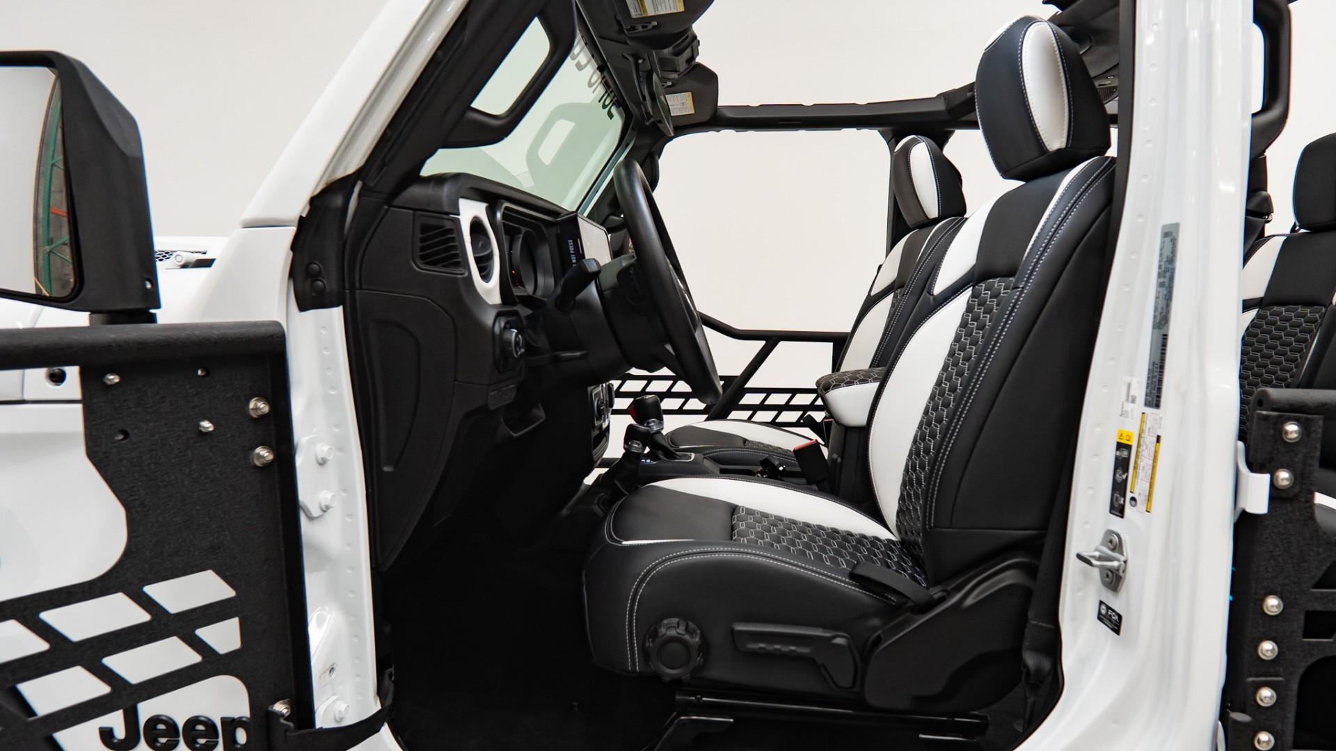 2025 JEEP GLADIATOR in White, photo 24 of 54