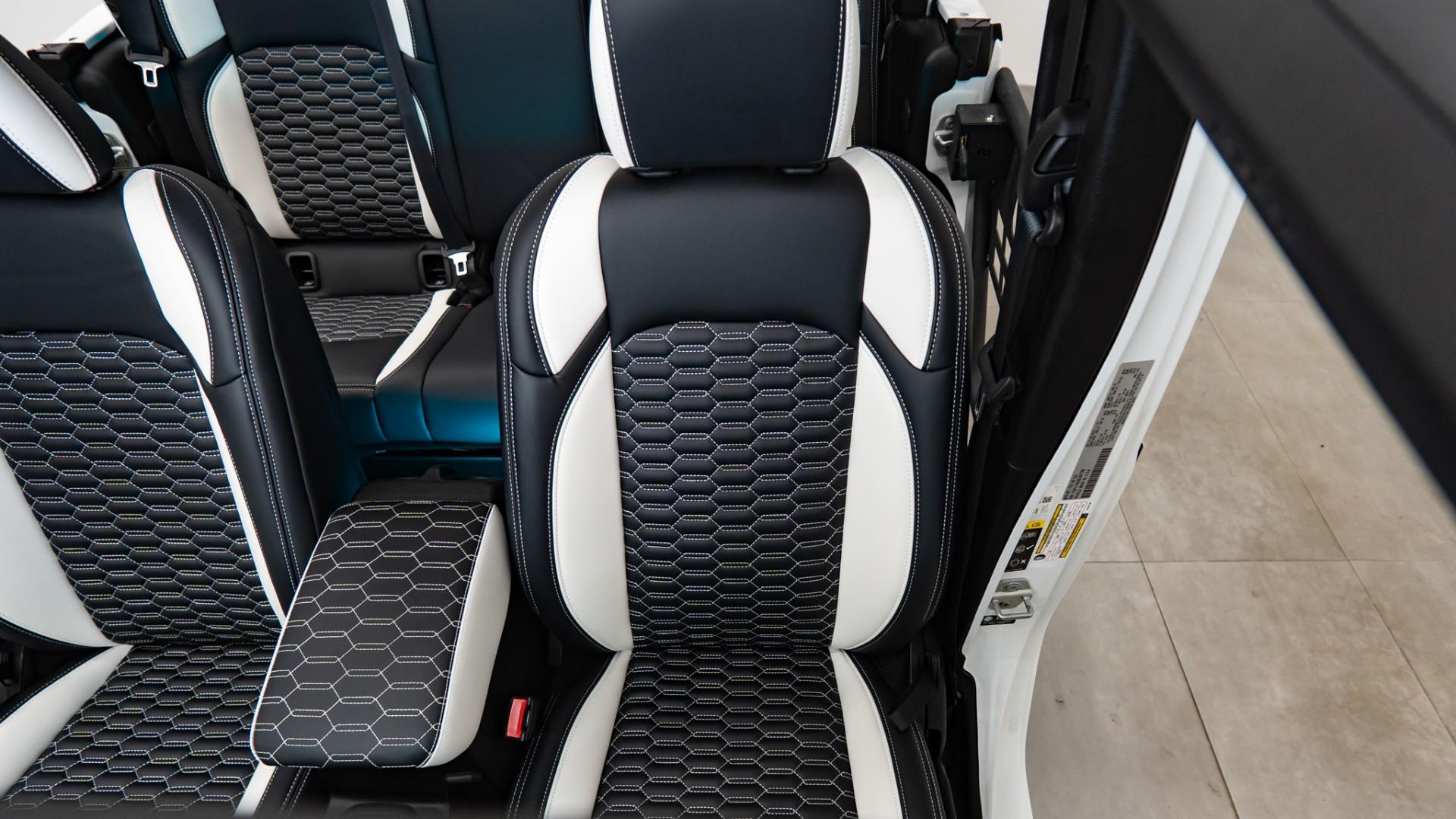 2025 JEEP GLADIATOR in White, photo 29 of 54