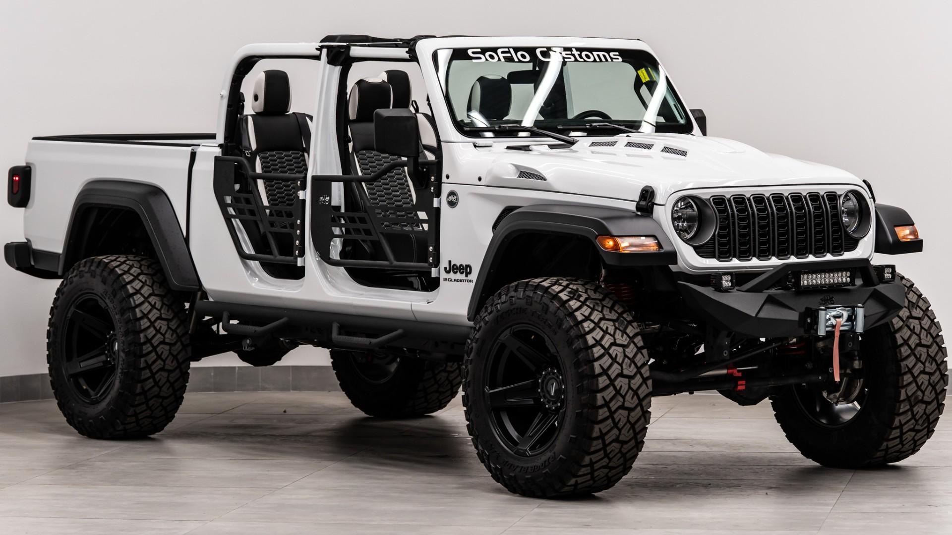 2025 JEEP GLADIATOR in White, photo 13 of 54