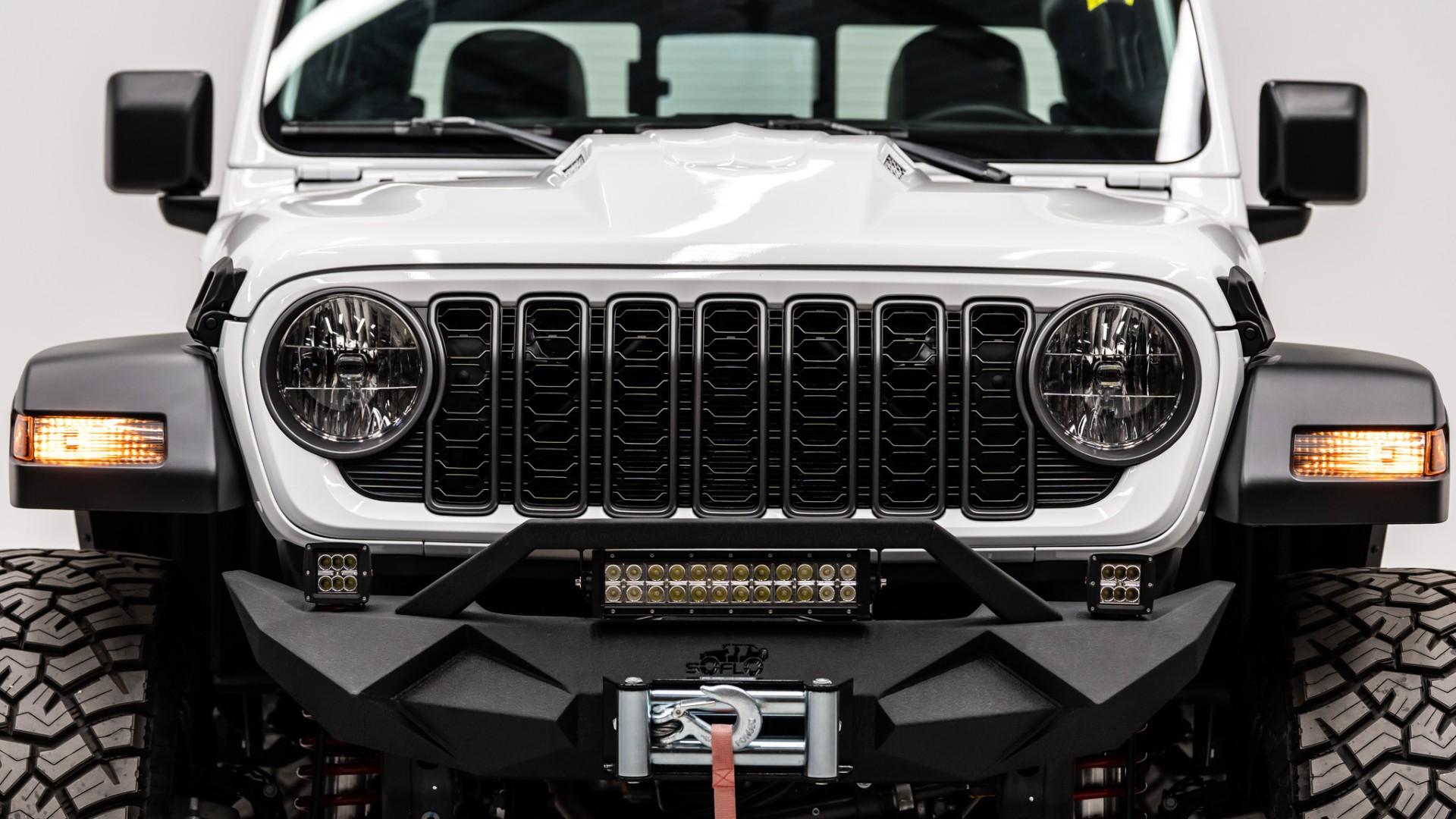 2025 JEEP GLADIATOR in White, photo 41 of 54